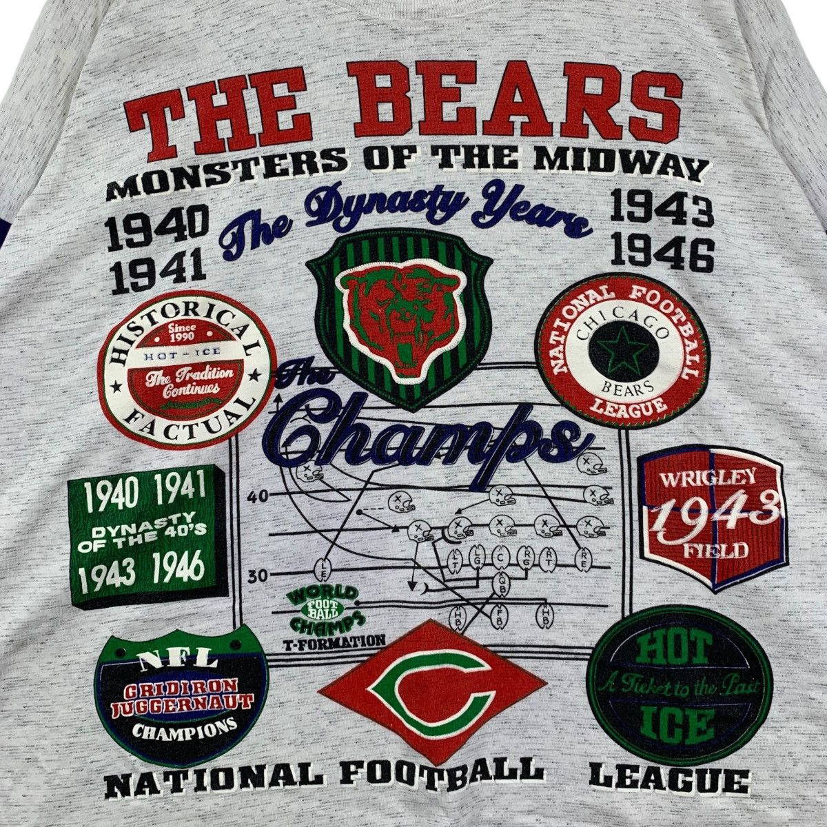 Vintage Vintage CHICAGO BEAR NFL Team The Dynasty Years 1943 T-Shirt Size US XXL / EU 58 / 5 - 3 Thumbnail