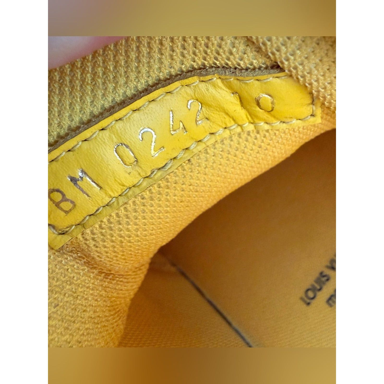 Louis Vuitton Louis Vuitton LV men trainer shoes 10UK or 11US Authentic Size US 11 / EU 44 - 6 Thumbnail