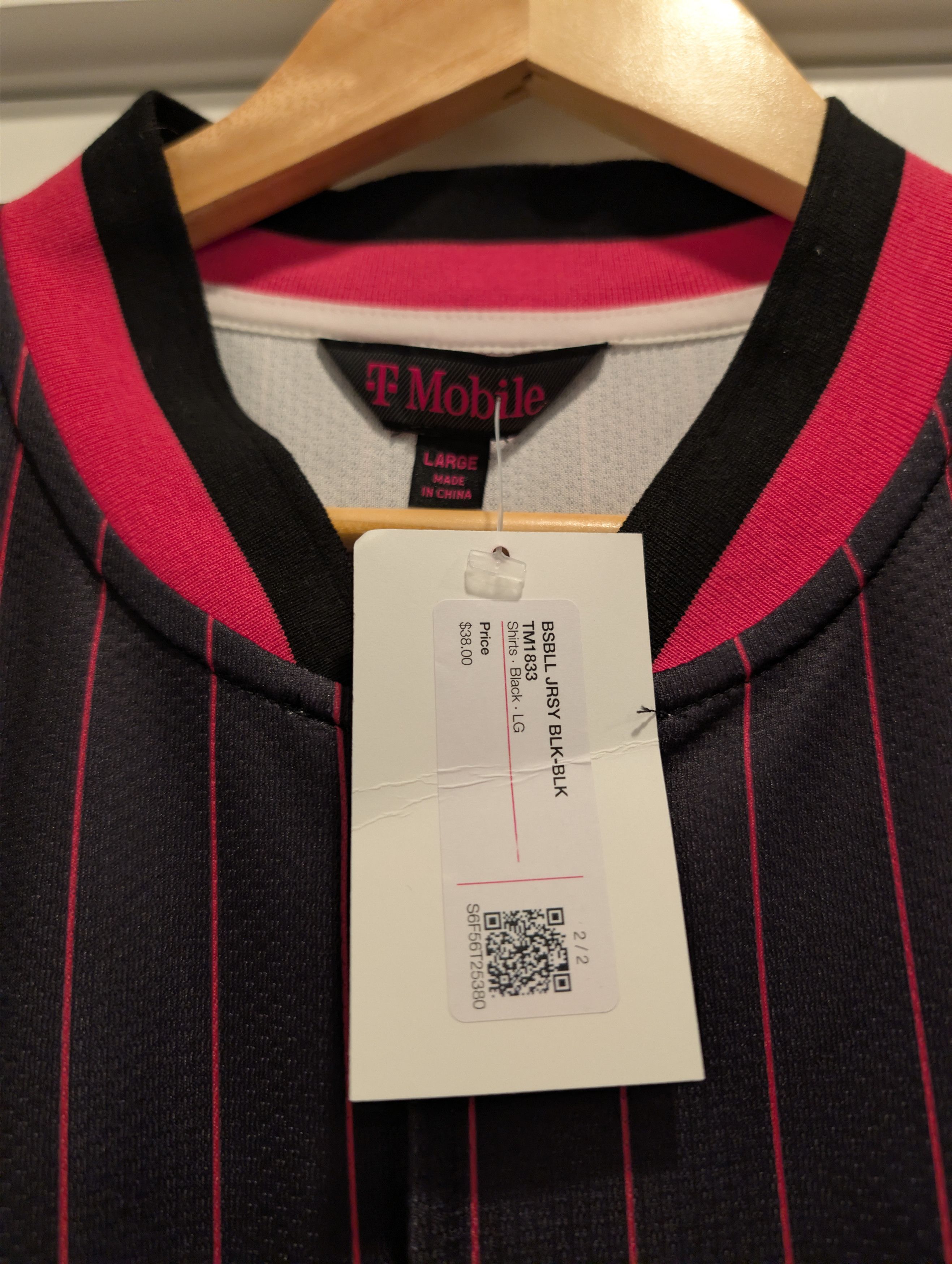 Other T-Mobile Black Baseball Jersey - L - Black Size US L / EU 52-54 / 3 - 5 Thumbnail