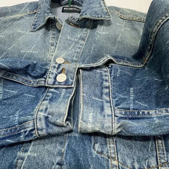 Balenciaga Balenciaga Pocket Denim Jacket for Men. Size US L / EU 52-54 / 3 - 6 Thumbnail