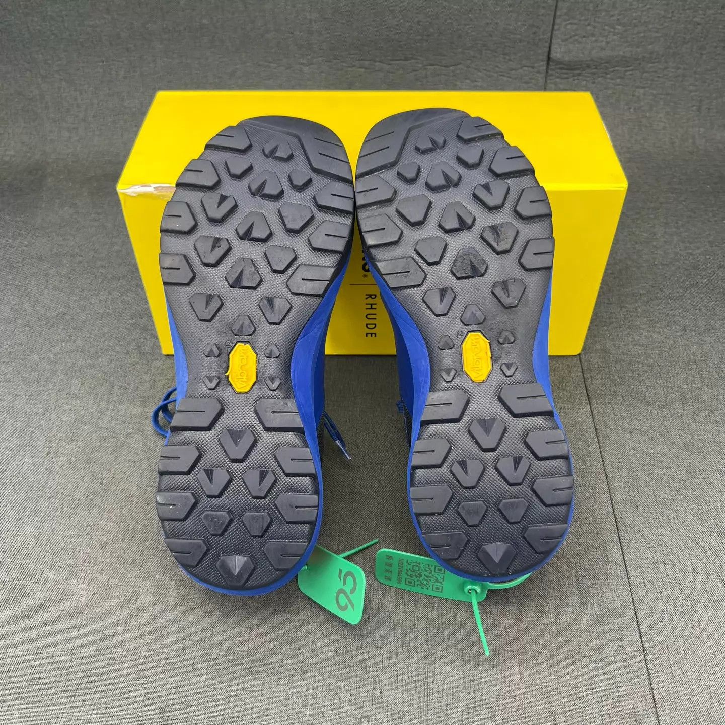 Arc'teryx Arc'teryx Vertex Alpine Blue 40 Worn a few w/ Box Size US 7 / EU 40 - 6 Thumbnail