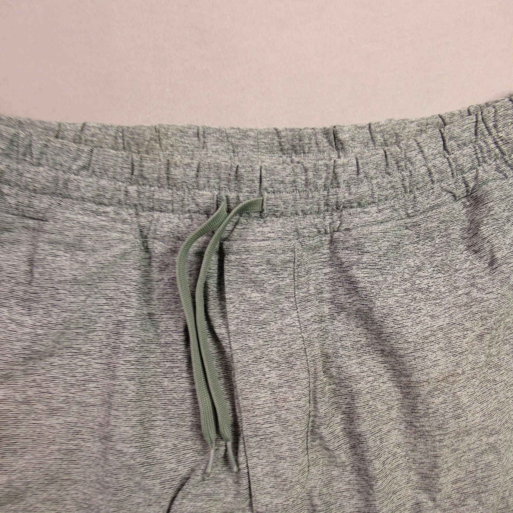 Vintage Mens Shorts Activewear Drawstring Gray Size 32 Inseam 7" Pockets Size US 32 / EU 48 - 2 Thumbnail