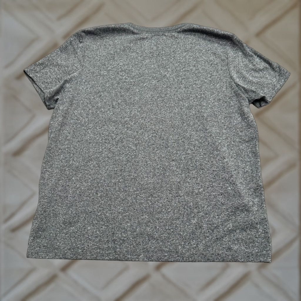 Nike Nike Dri-Fit T-Shirt Women's Medium Heather Gray Performance Tee The Nike Tee Dri-Fit Active T-Shirt Womens Medium Heather Gray Performance Tee Size M / US 6-8 / IT 42-44 - 1 Thumbnail