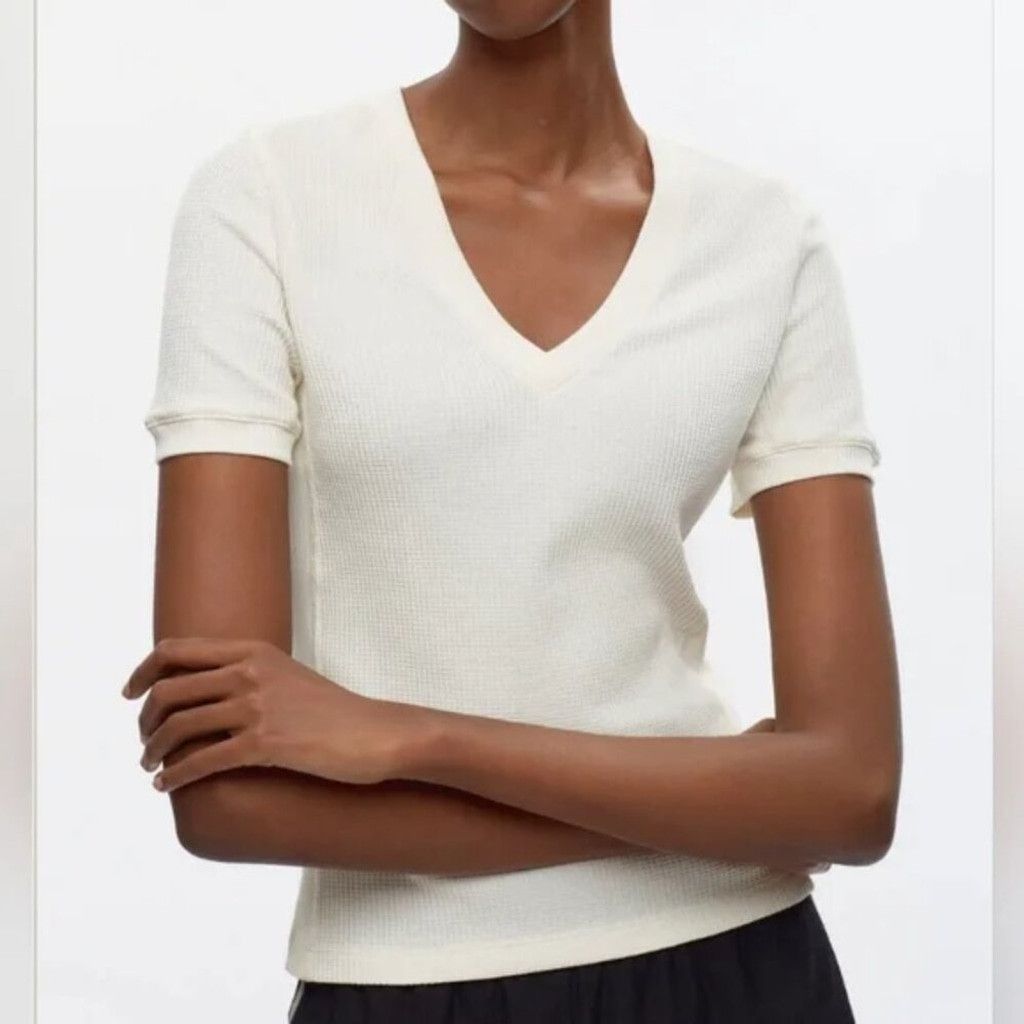 Kotn KOTN Ribbed Cream Contemporary White V-Neck T-shirt Size L Size L / US 10 / IT 46 - 1 Thumbnail
