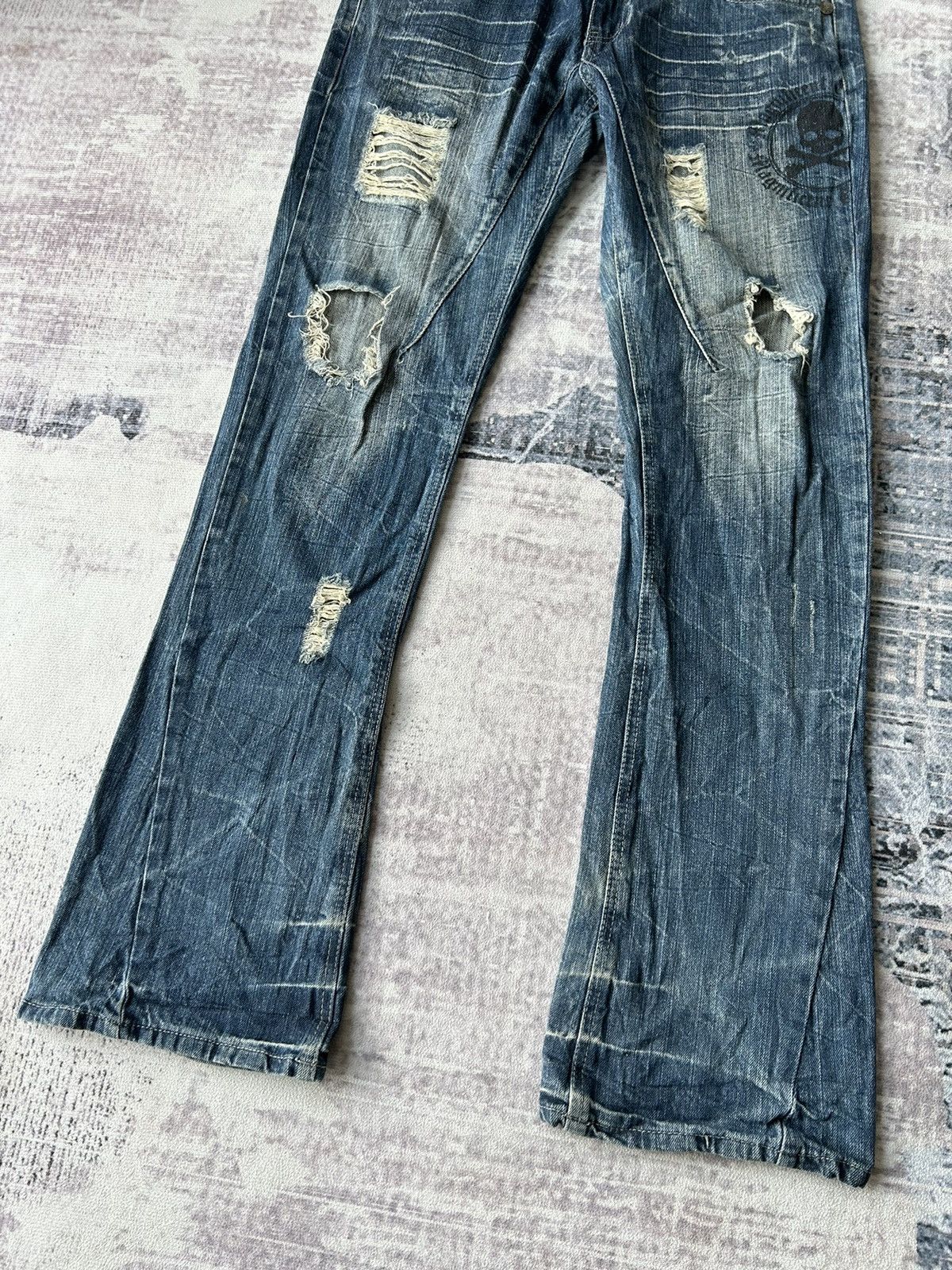 If Six Was Nine Punk Skull Flared Distressed Jeans Style Size US 32 / EU 48 - 4 Thumbnail