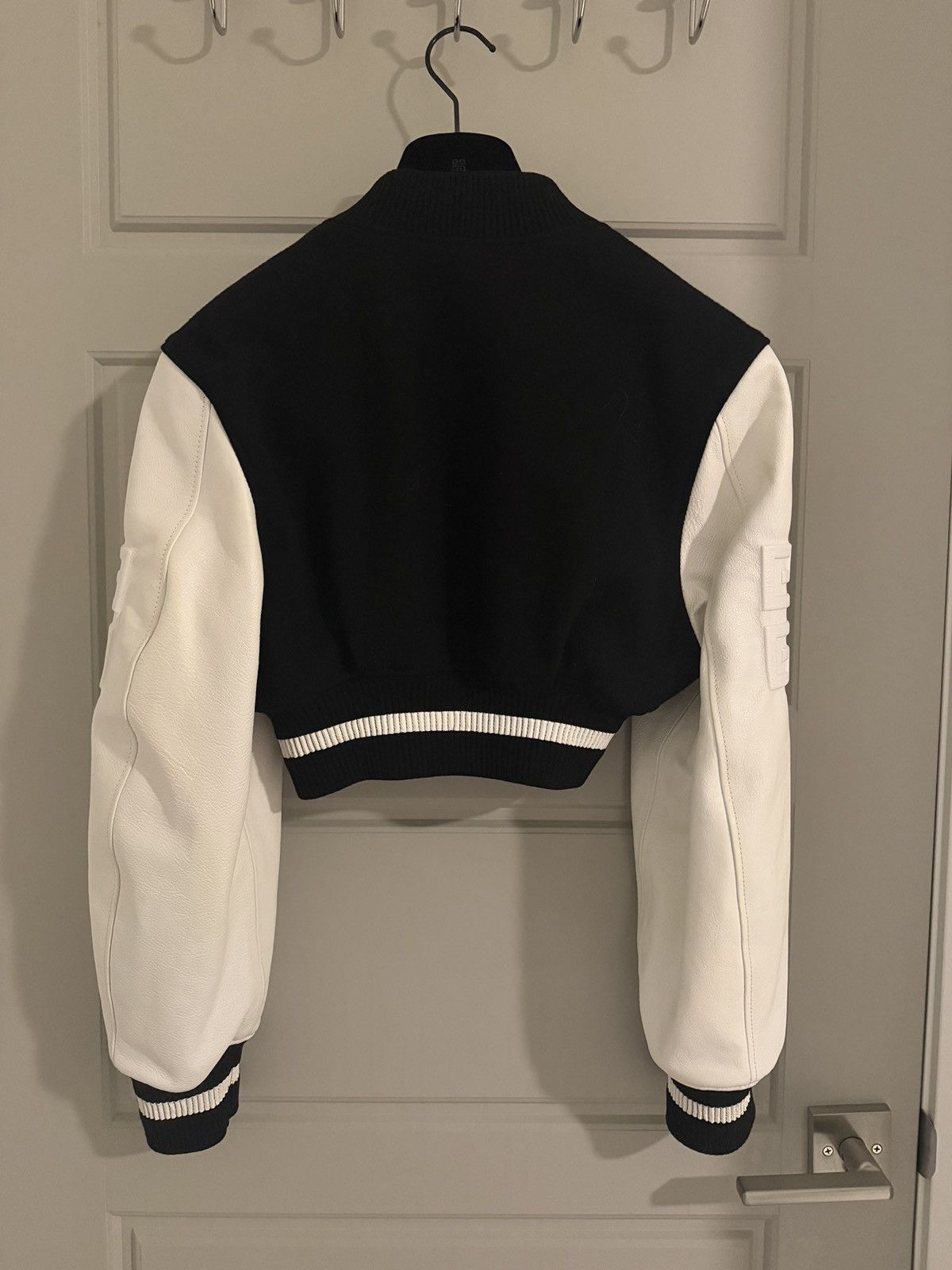 Givenchy Givenchy Cropped Varsity Jacket Black/White – Worn Once Size XS / US 0-2 / IT 36-38 - 2 Thumbnail