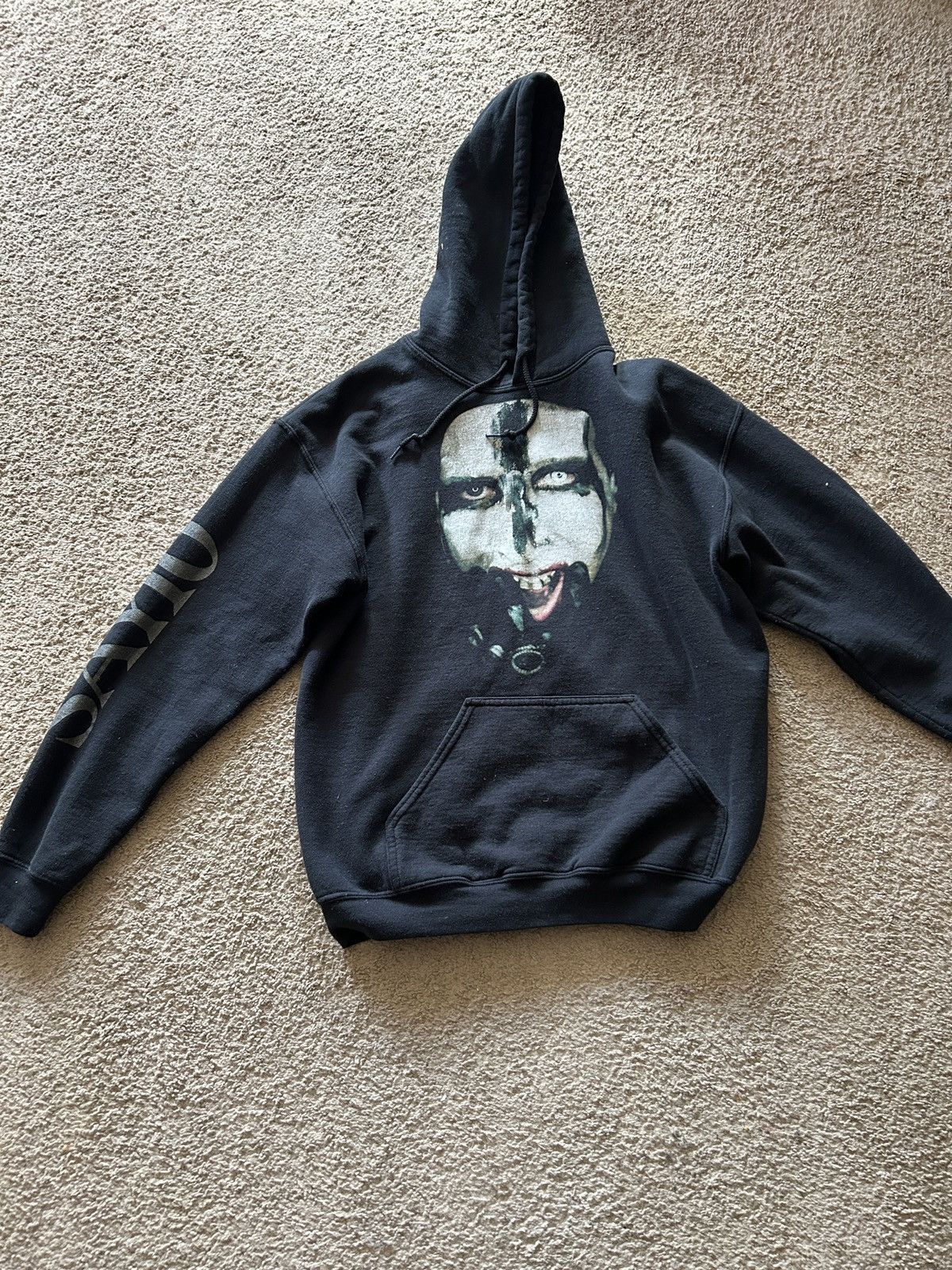 image of Avant Garde x Vintage Marilyn Manson Hoodie Y2K Hoodie Streetwear in Black, Men's (Size Medium)