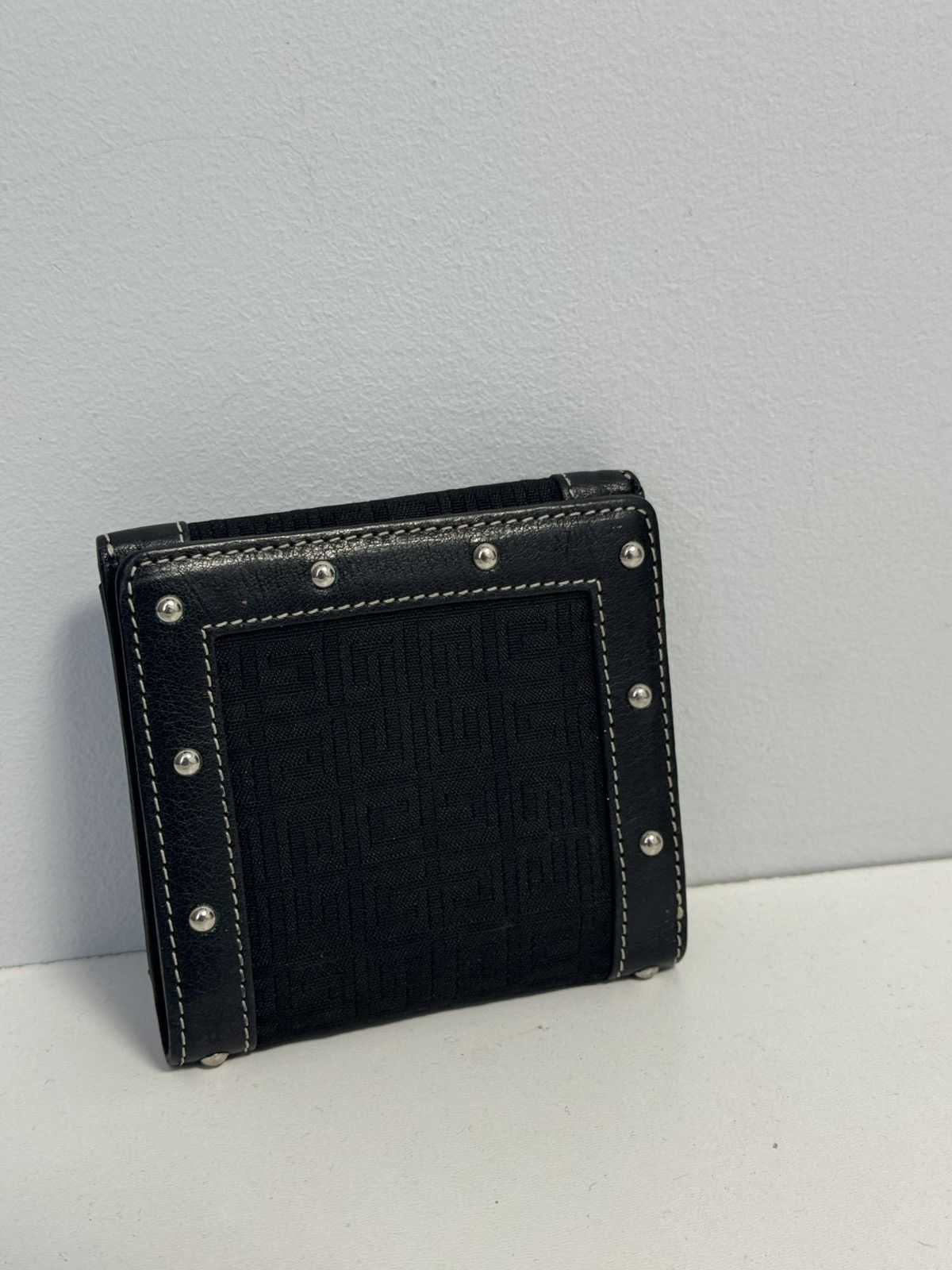 Givenchy Auth Givenchy Vintage Leather Compact Wallet Preowned Black Size ONE SIZE - 8 Thumbnail