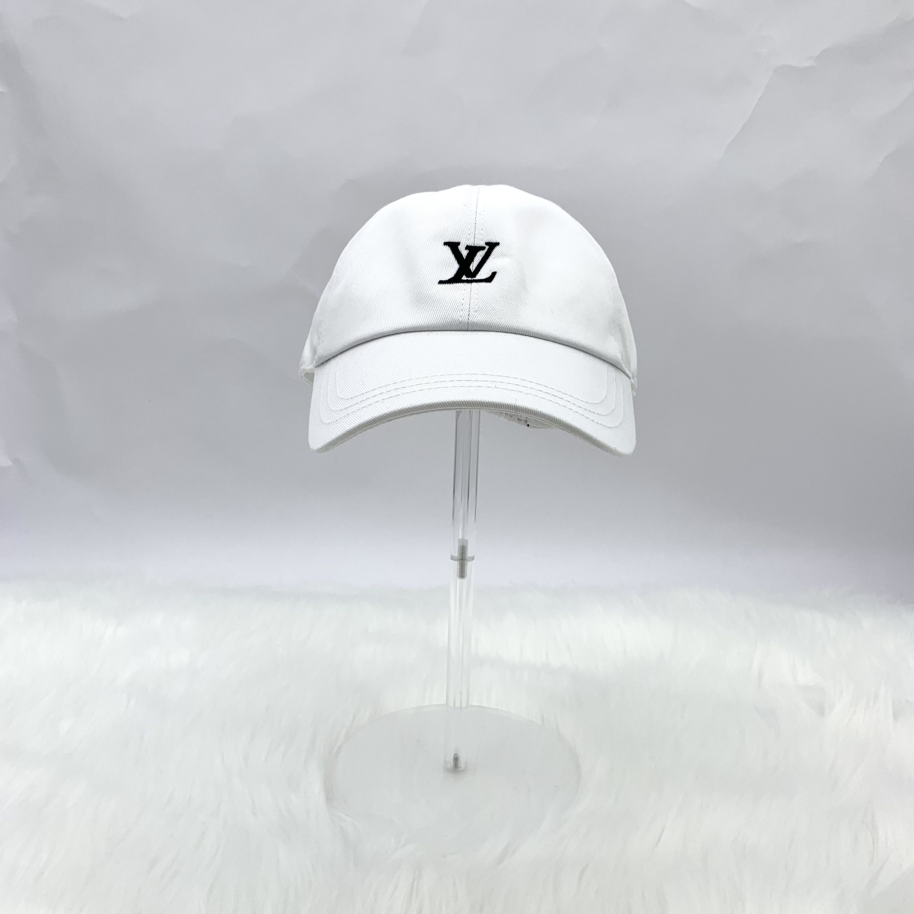 Louis Vuitton Louis Vuitton White Logo Cotton Cap (57) Size ONE SIZE - 1 Thumbnail