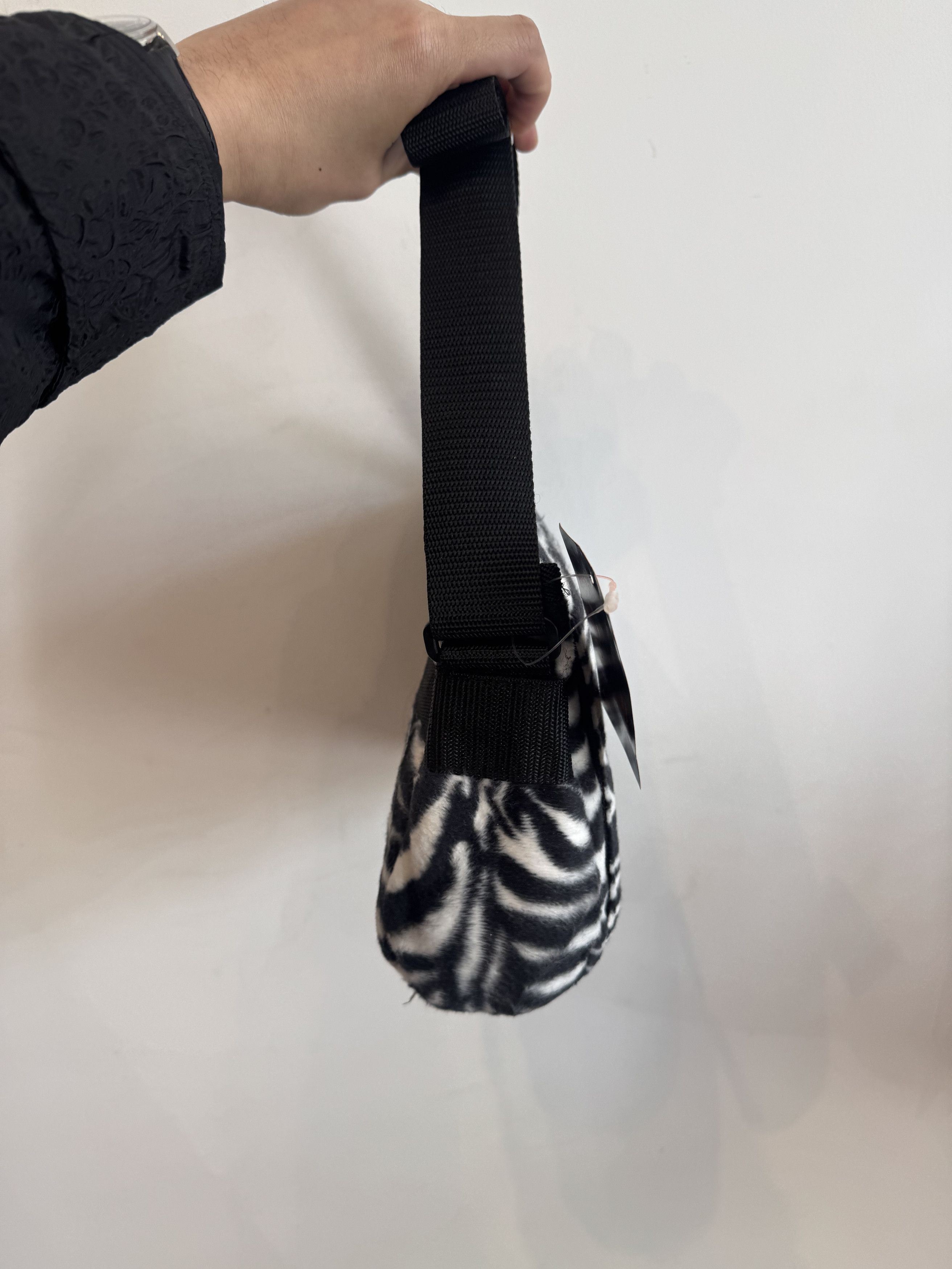 Vintage y2k NWT Addicted Zebra Bag Purse Size ONE SIZE - 3 Thumbnail