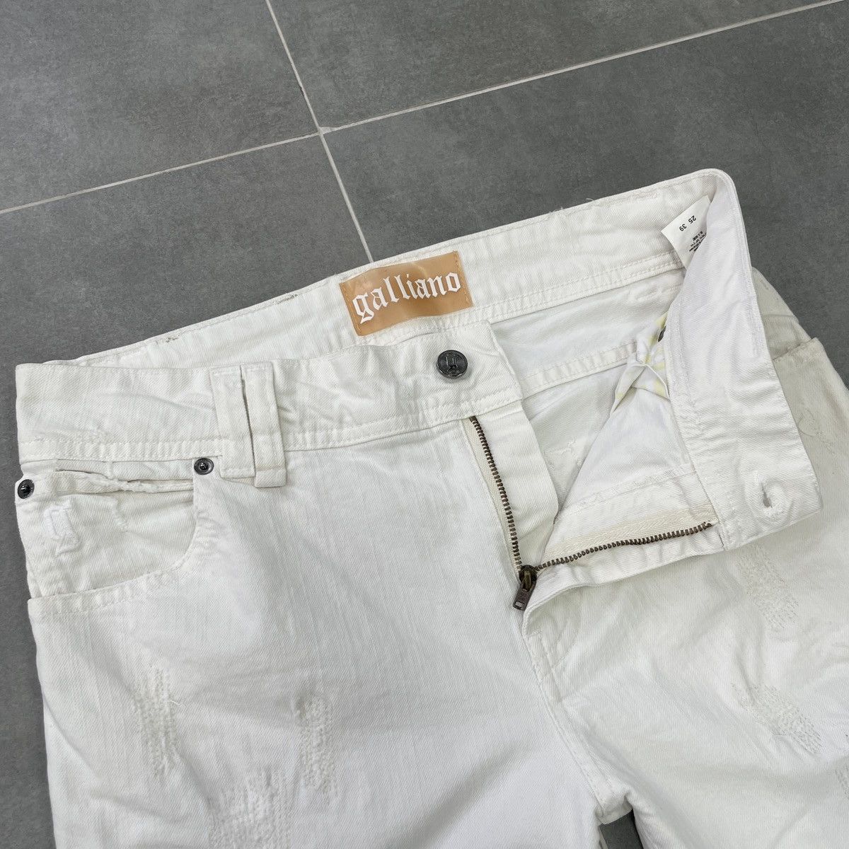 John Galliano John Galliano Women Pants Size 25/39 Size 27" / US 4 / IT 40 - 6 Thumbnail