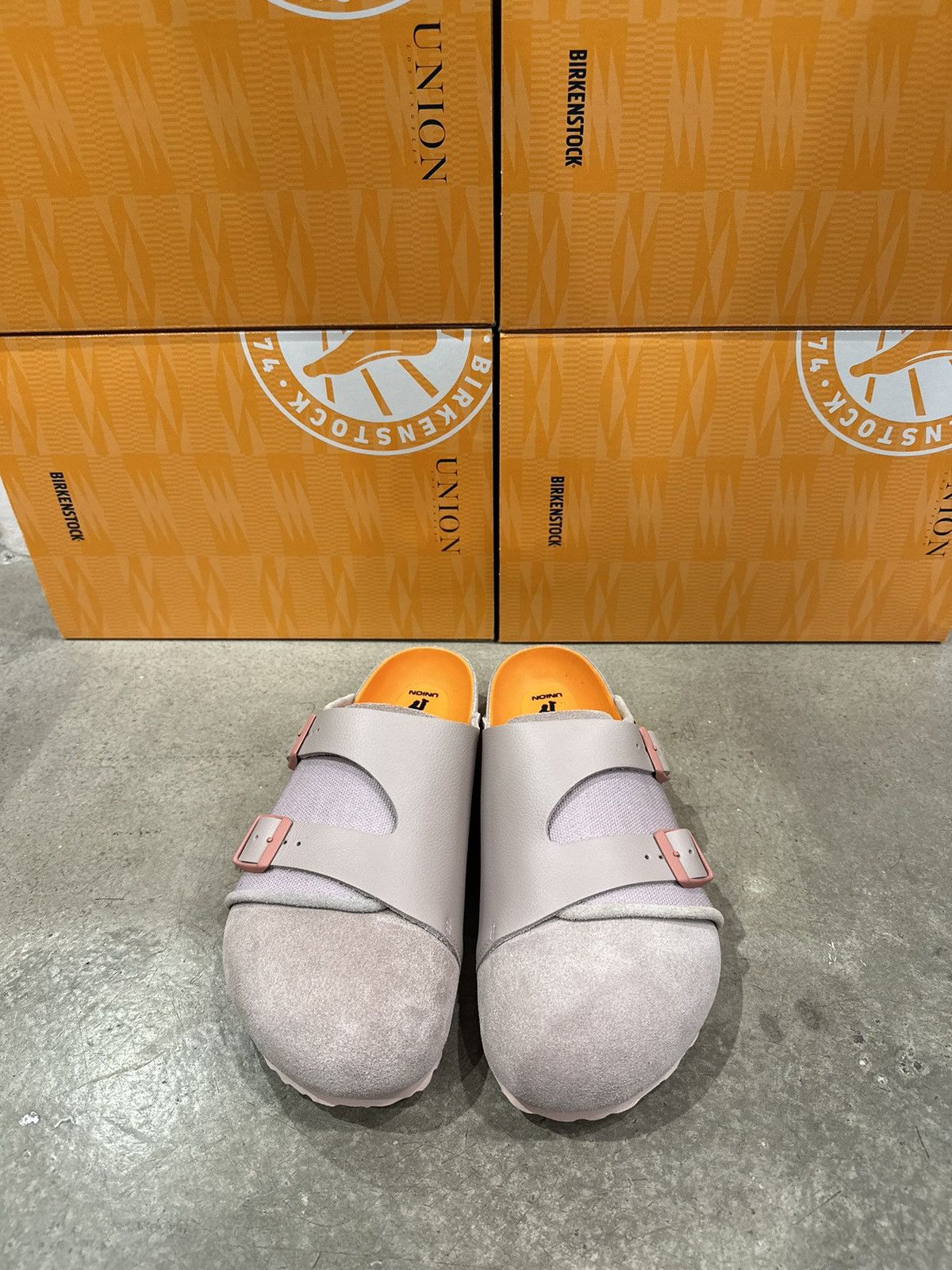 靴 UNION x BIRKENSTOCK 1774 Shadow Grey Birkenstock x Union 1774 IV Mens Sandals – Extra Butter