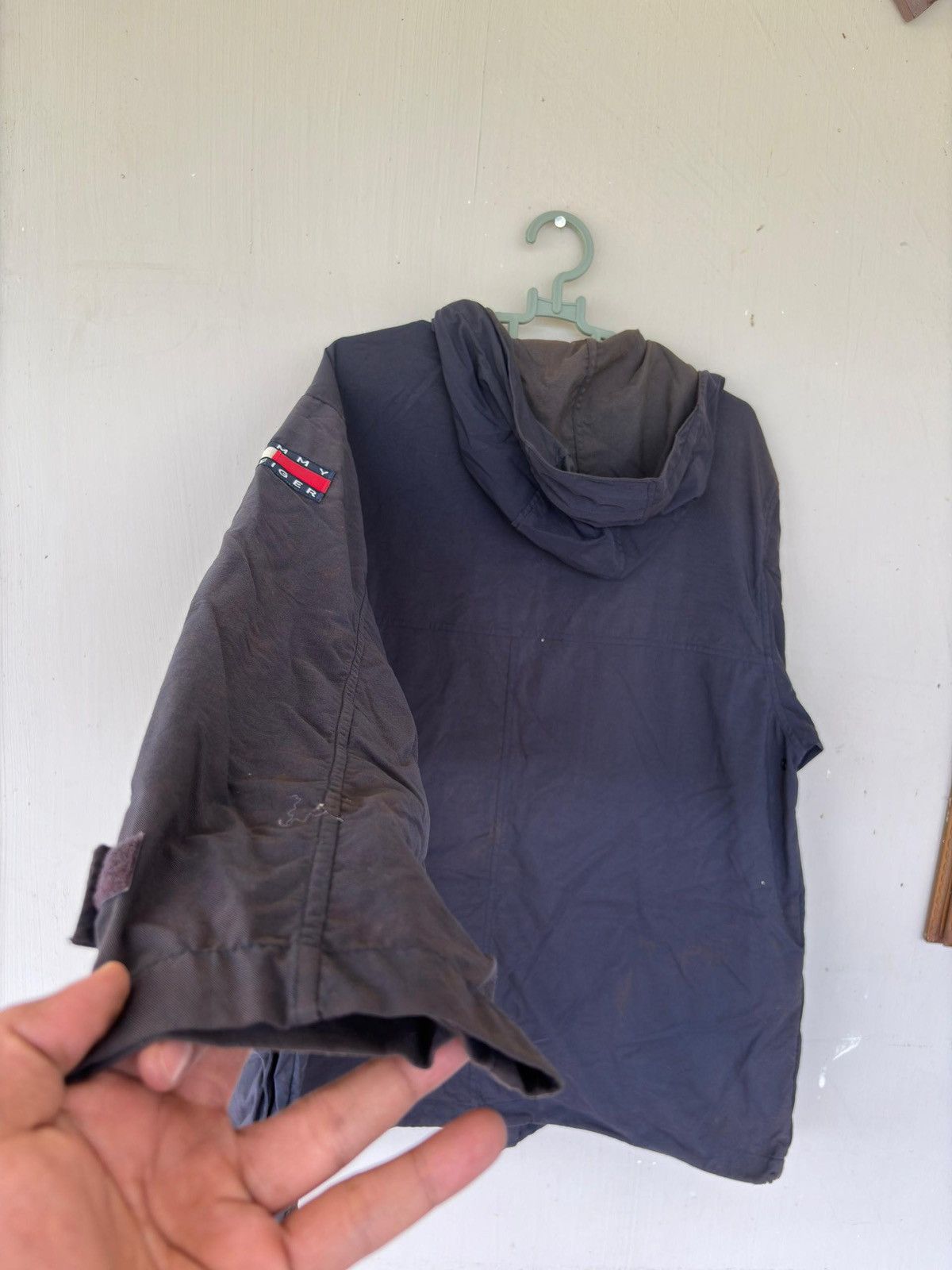 Tommy Hilfiger Vtg Tommy Hilfiger Windbreaker Jacket Patch Logo Design Size US M / EU 48-50 / 2 - 8 Thumbnail