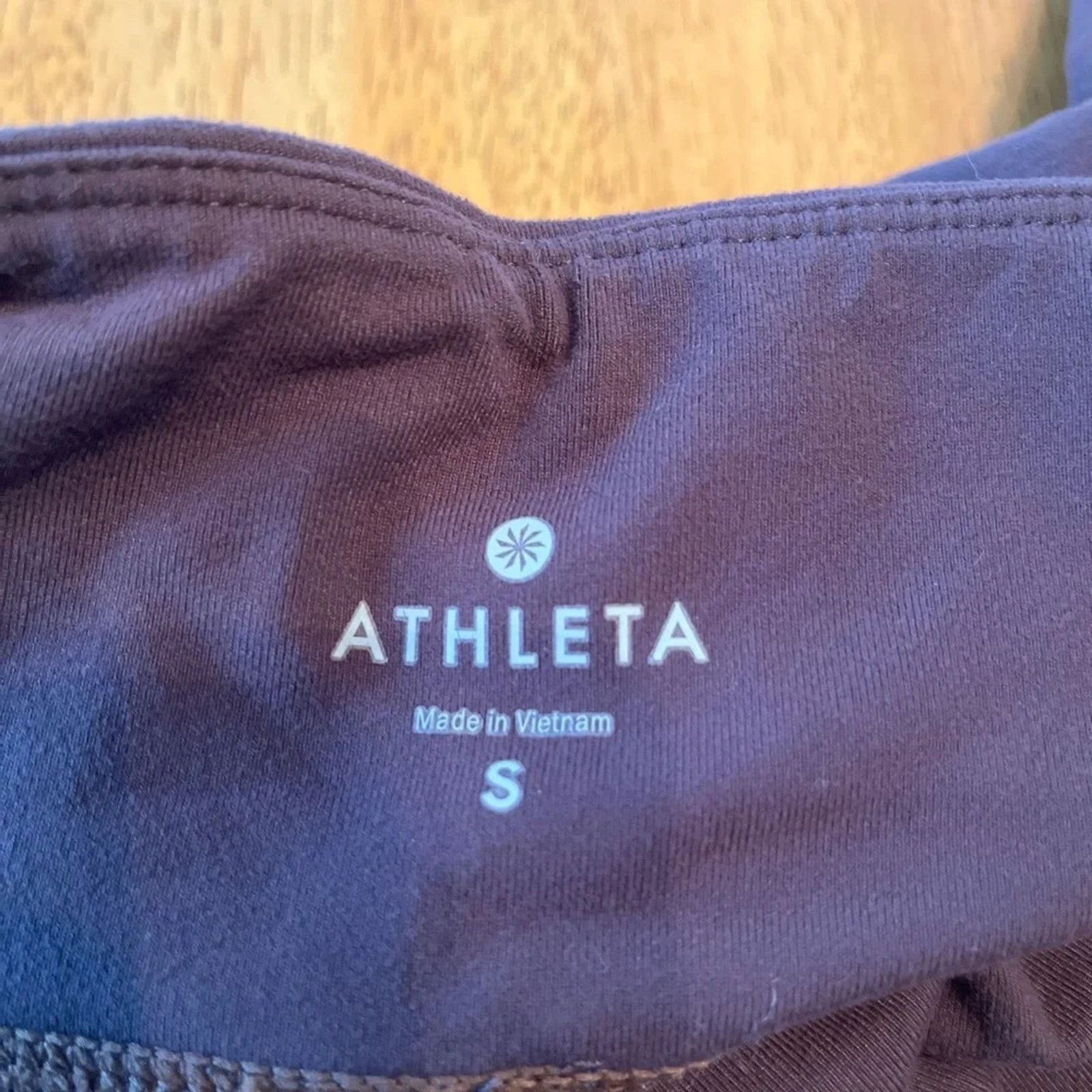 Athleta Athleta leggings. 7/8 length size small. Size 27" / US 4 / IT 40 - 2 Thumbnail