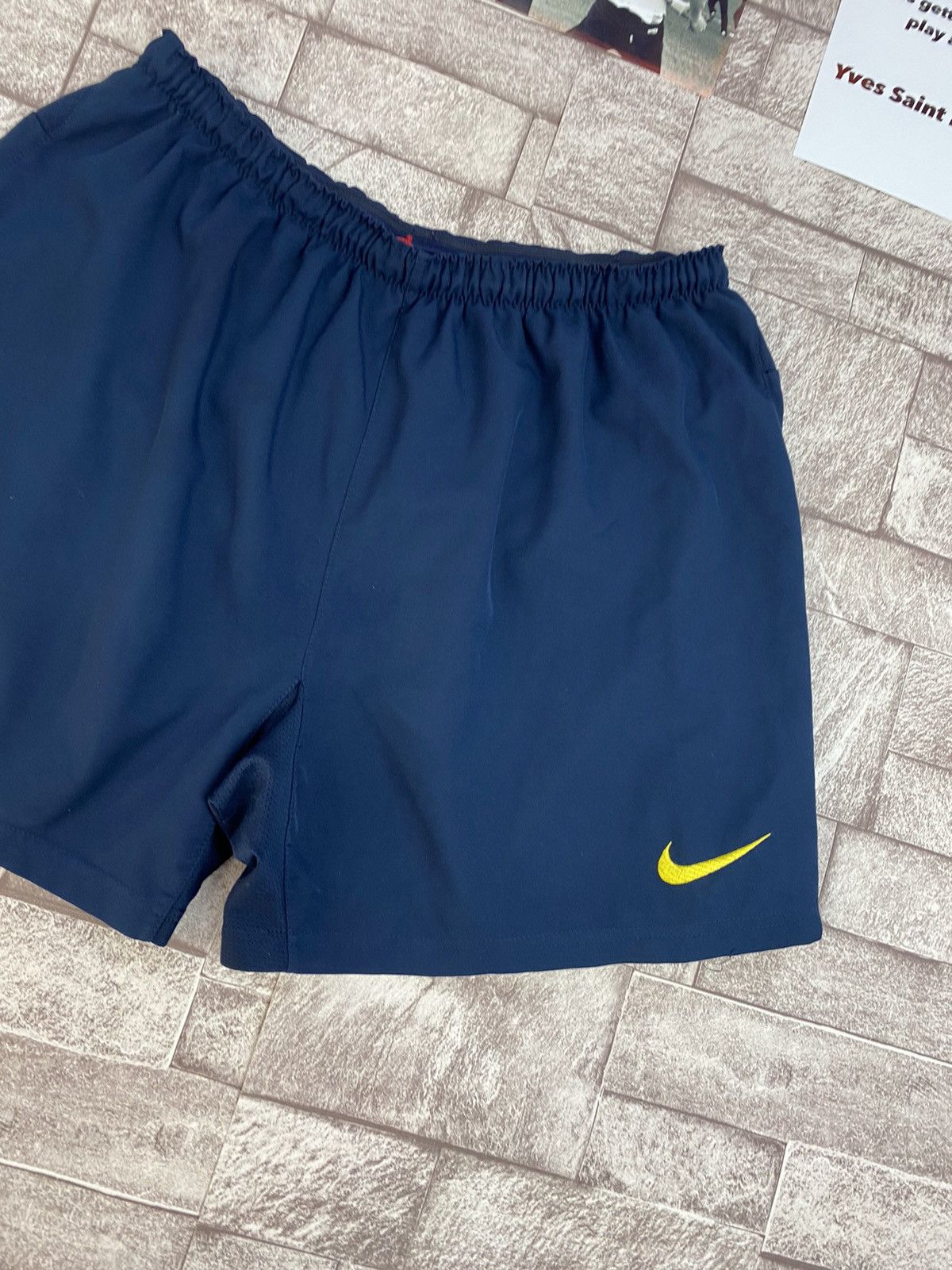 Nike × Vintage FC BARCELONA HOME FOOTBALL SOCCER SHORTS NIKE Size US 32 / EU 48 - 4 Thumbnail