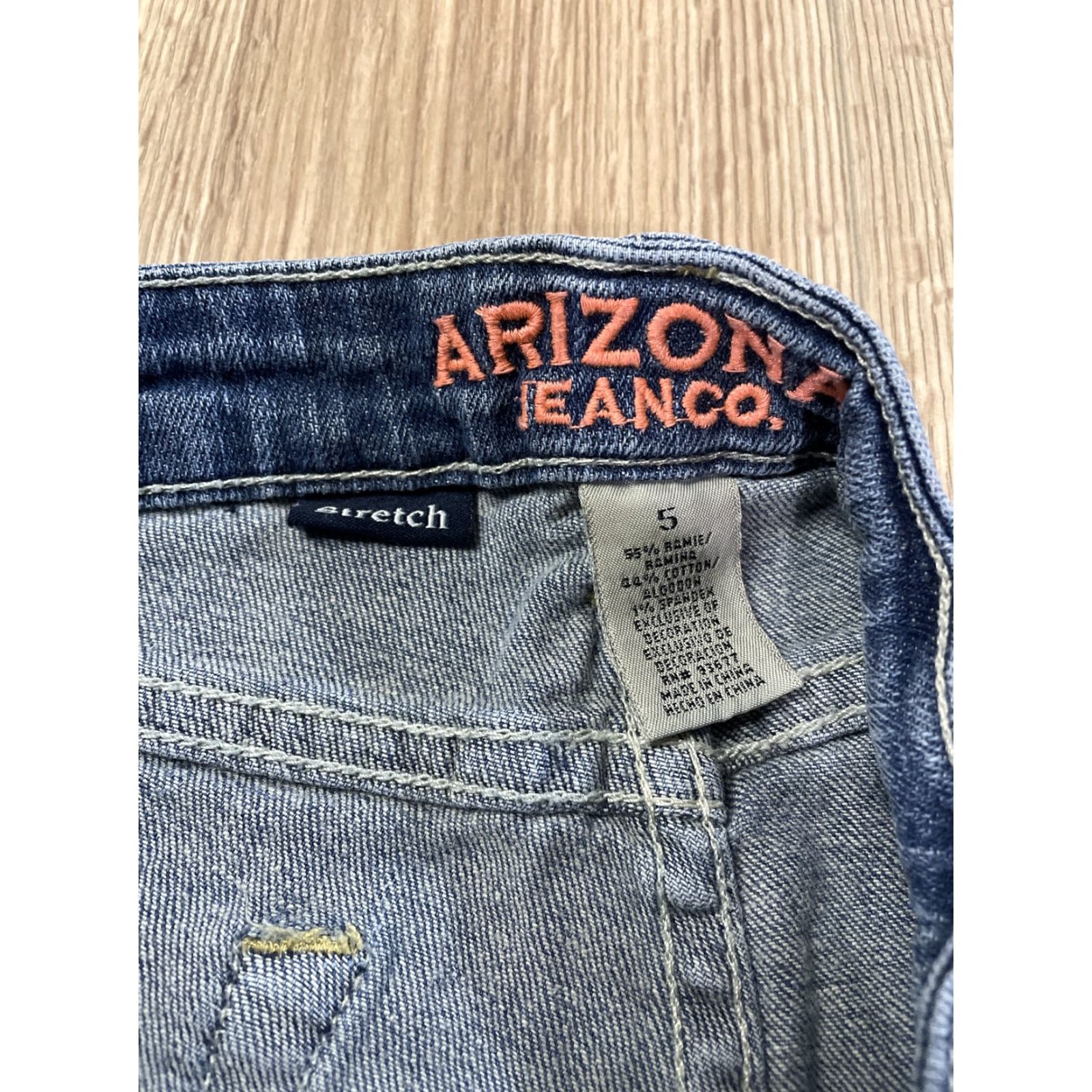 Vintage AriZona Denim Shorts Cuffed Hem 5-Pocket Boyfriend Juniors Size 5 Blue Summer Womens Size 27" / US 4 / IT 40 - 3 Thumbnail