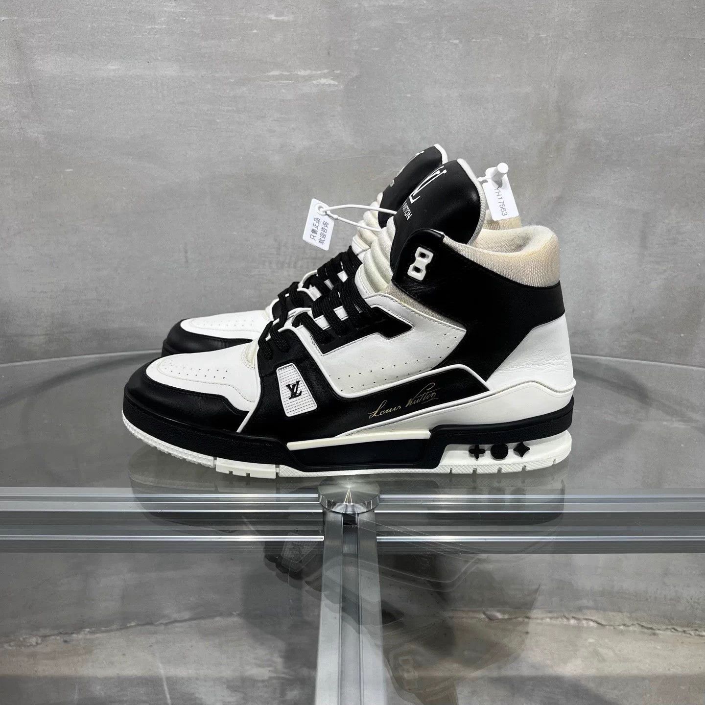 Louis Vuitton LV Trainer High Top Black/White UK9 43 Size US 10 / EU 43 - 3 Thumbnail