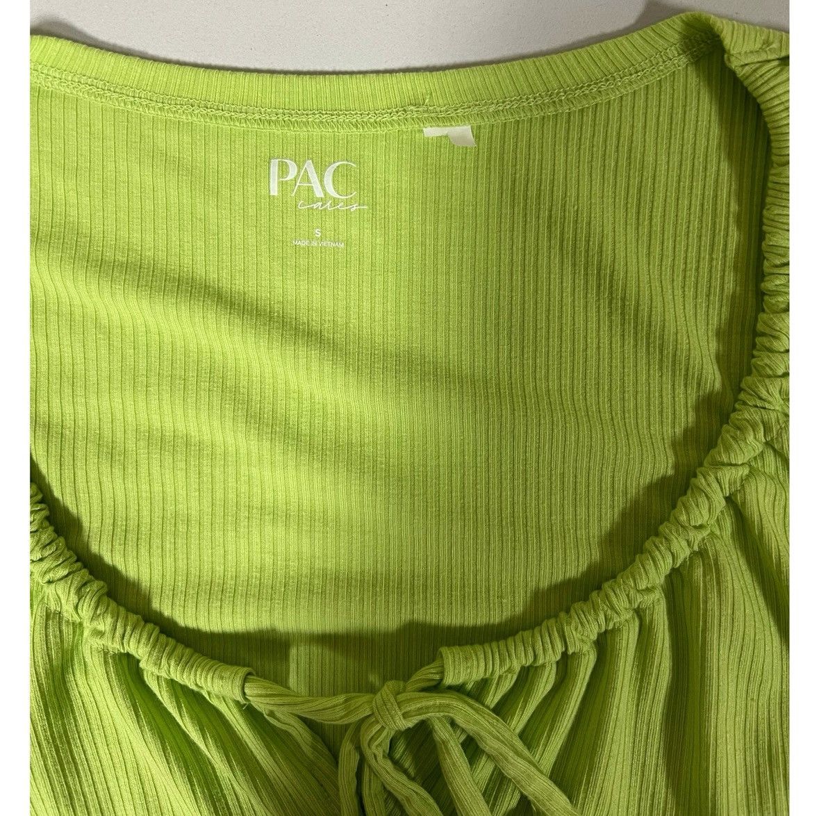 Pacsun PacSun Lime Green Solid Shirt Crop Top Blouse Tee Size S 💚✨ Size S / US 4 / IT 40 - 3 Thumbnail