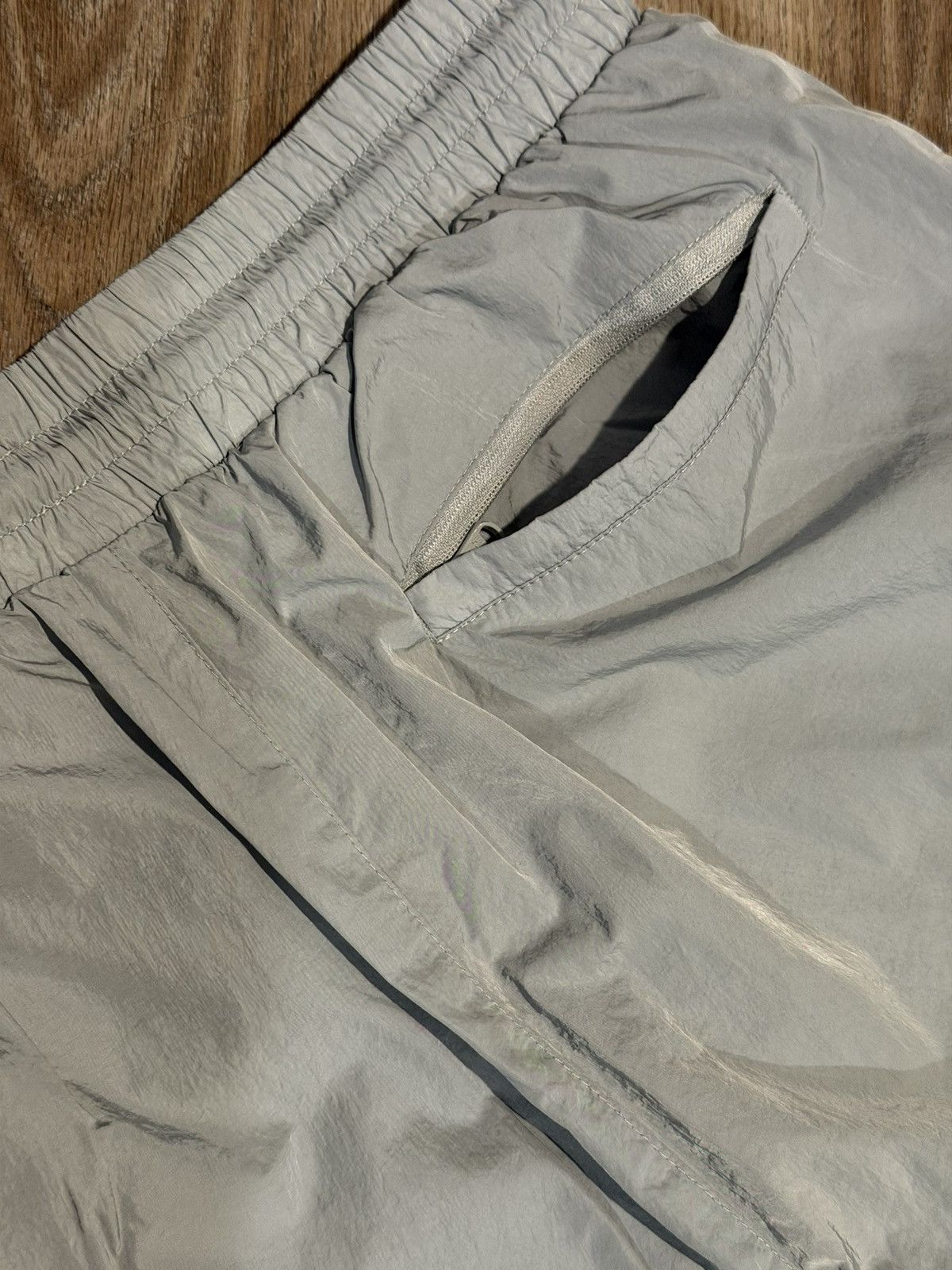Kith KITH Nylon Windbreaker Jogger Pants Lightly Worn Size Medium Size US 32 / EU 48 - 4 Thumbnail