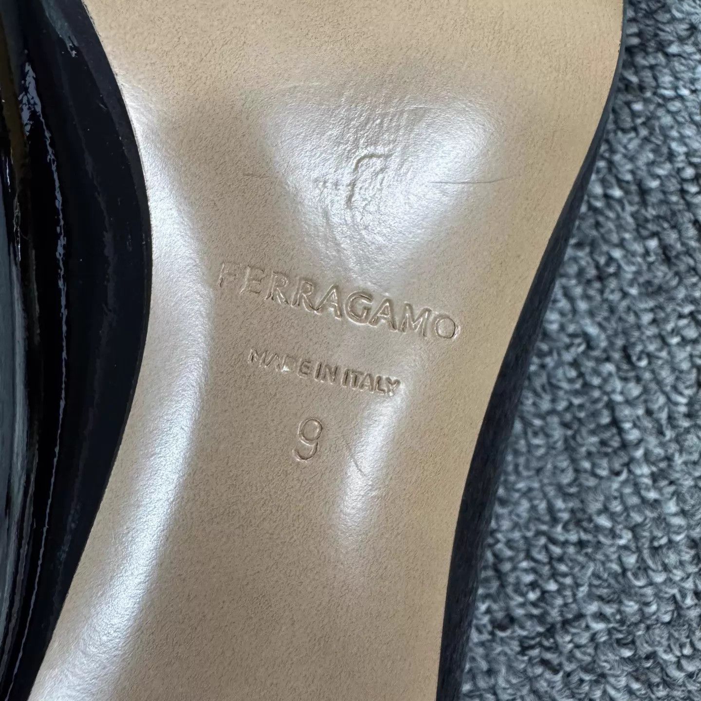 Salvatore Ferragamo Ferragamo 26 New Black & Gold Patent Leather Mary Jane 39 Size US 8.5 / IT 38.5 - 7 Thumbnail