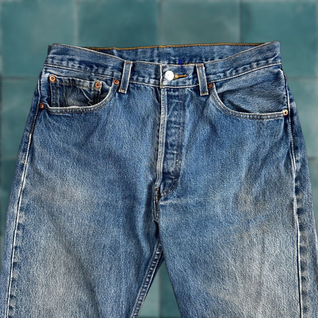 Levi's VINTAGE Levi's 501 Jeans Men 34x36 Blue 90s Straight Medium Wash 501 Series 90s Mens Jeans Size US 34 / EU 50 - 1 Thumbnail