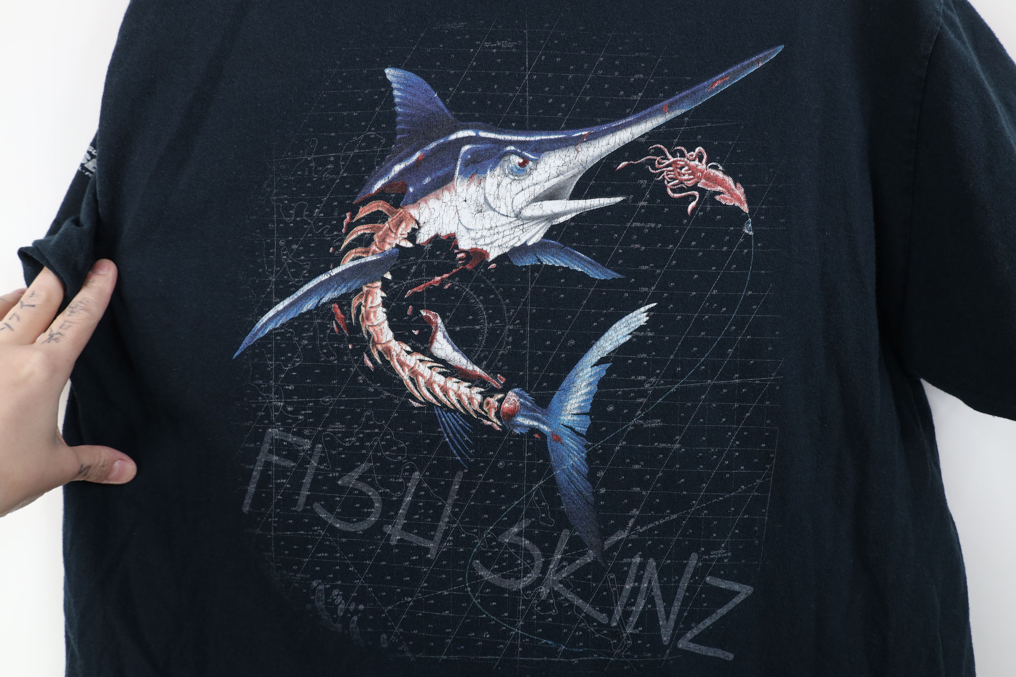 Vintage Vintage Y2K Streetwear Fish Skinz Marlin Fishing T-Shirt Size US L / EU 52-54 / 3 - 11 Thumbnail