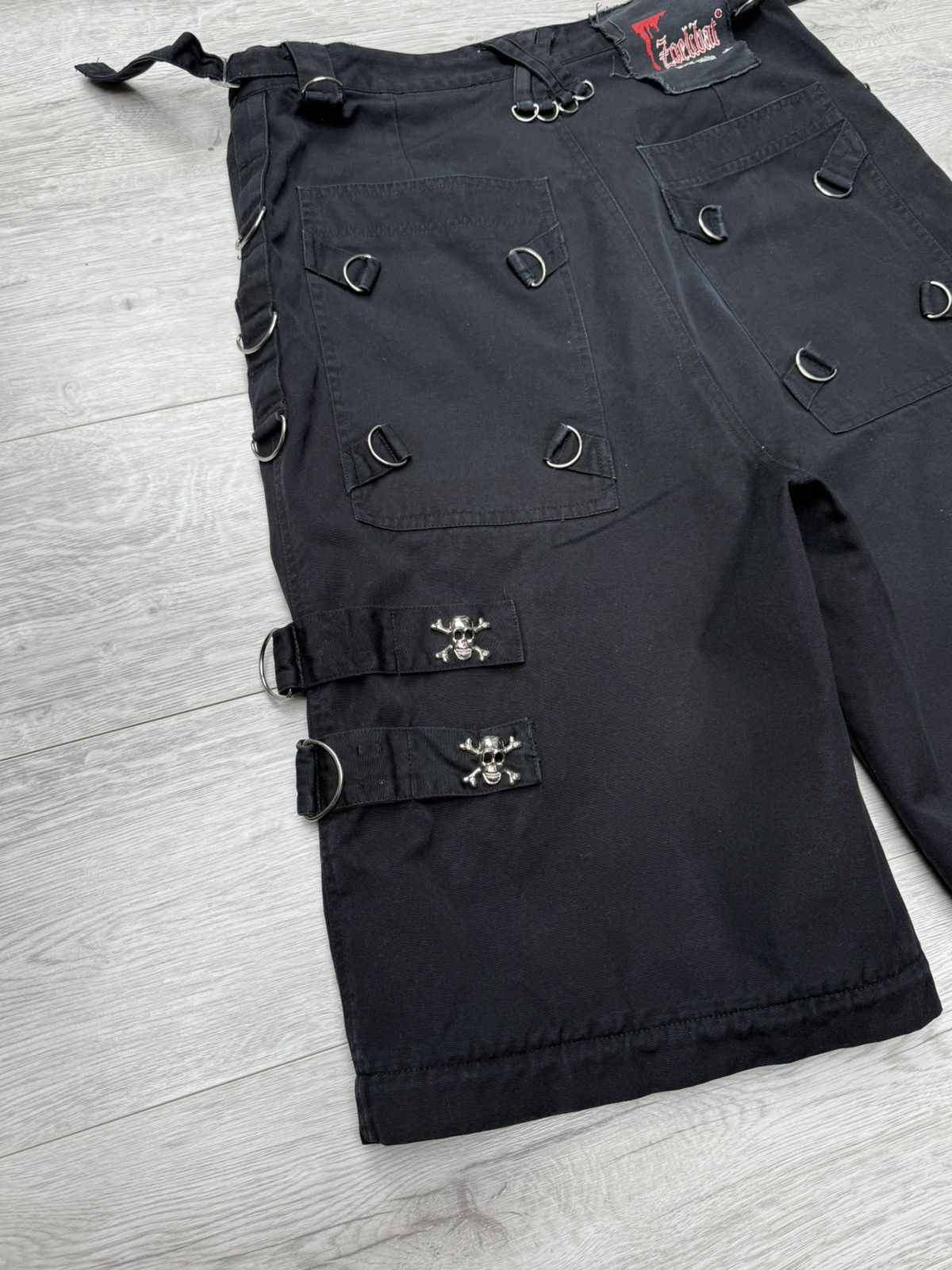 Tripp NYC Zoelibat Gothic Punk Black Shorts D-Ring Skull Buckle Straps Size US 32 / EU 48 - 11 Thumbnail