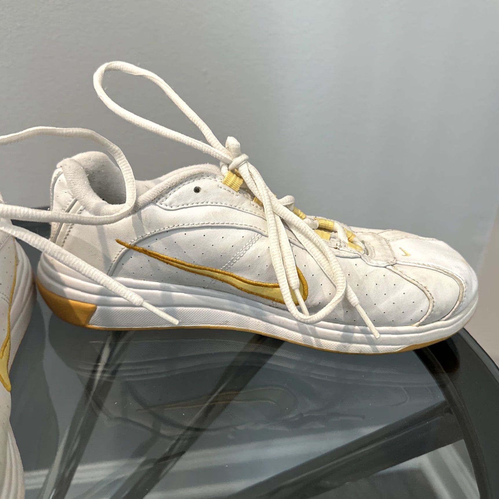 Nike Nike Shoes Womens 8 Casual Comfort Sneakers White Leather Lace Up Low Top Women's US 8 White Leather Nike Sneaker Casual Shoes Size M / US 6-8 / IT 42-44 - 5 Thumbnail