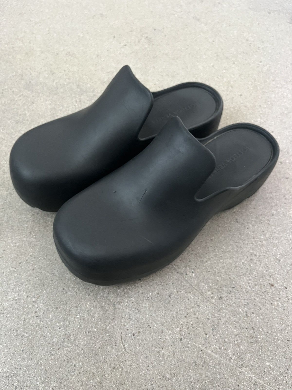 Bottega Veneta Rubber Flash Clog Fondant ★ 関税/送料込 Bottega Veneta Rubber Flash Clogs — LSC INC
