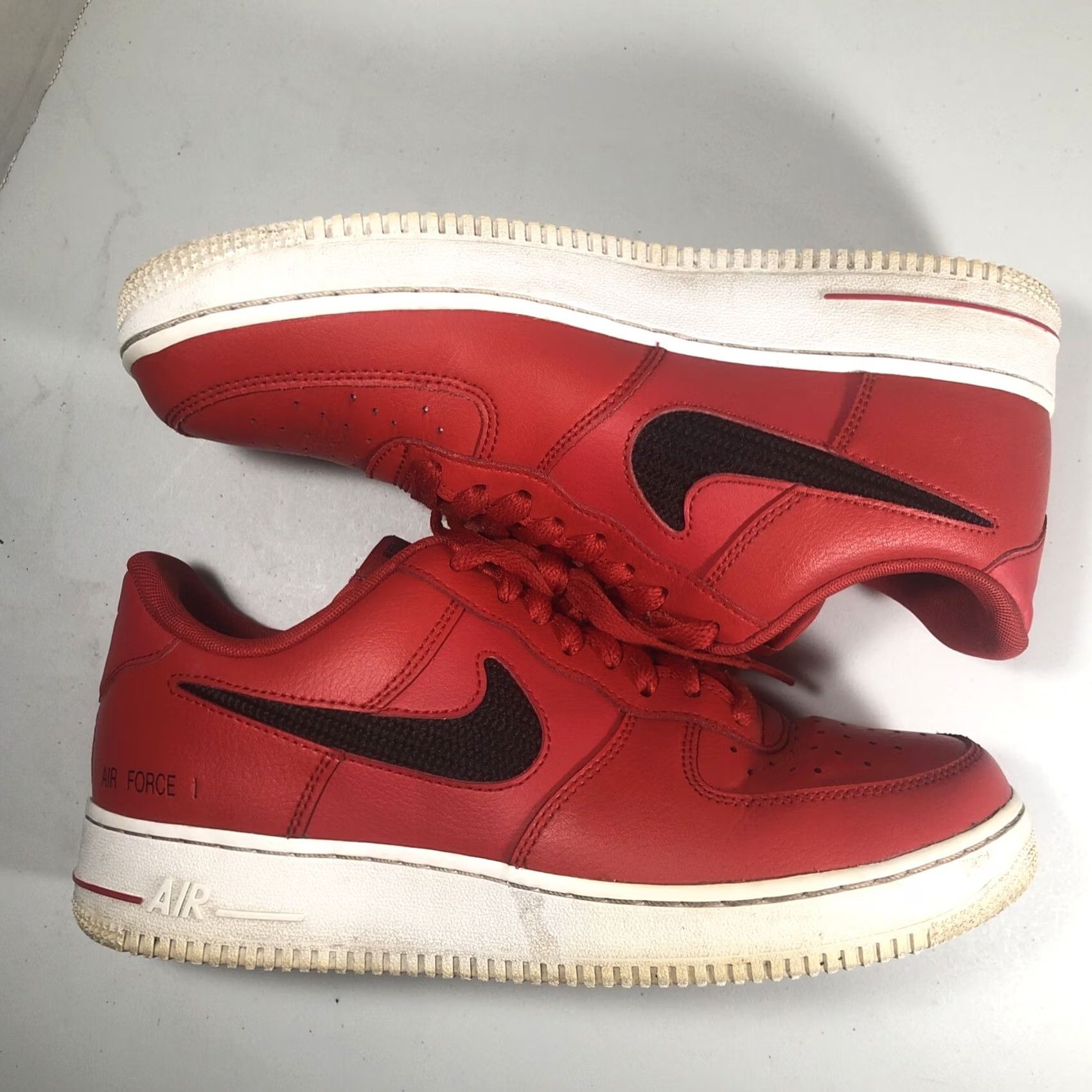 Nike Nike Air Force 1 '07 LV8 Cut Out Swoosh Red Bred CZ7377-600 Men's Sz 8 RARE Size US 7 / EU 40 - 7 Thumbnail