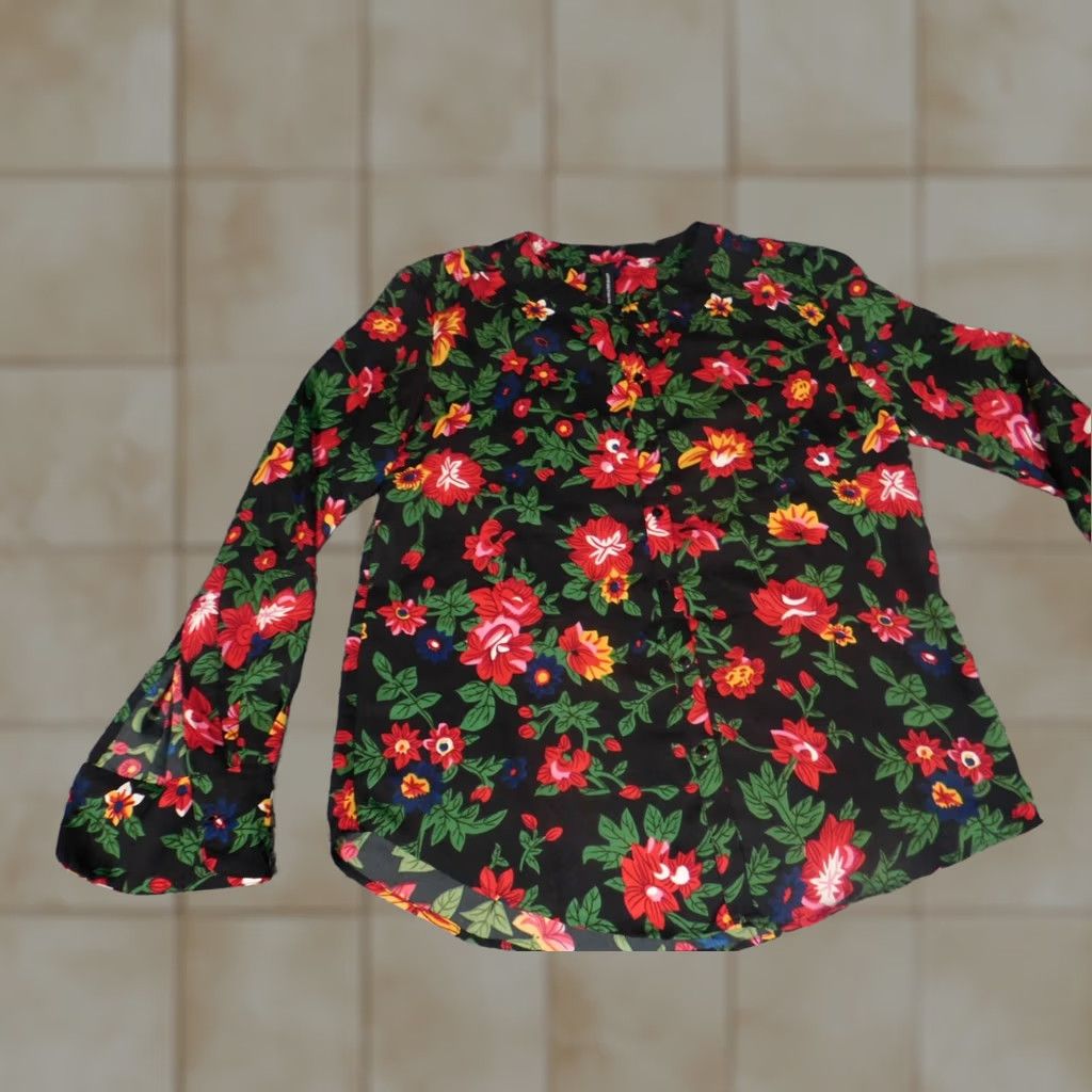 Vintage Walter Baker Womens Button-Up Blouse XS Black Floral Long Sleeve Crew Neck Pullover Down Polyester Casual Regular Style Basic 90s Theme Classic Size XS / US 0-2 / IT 36-38 - 1 Thumbnail
