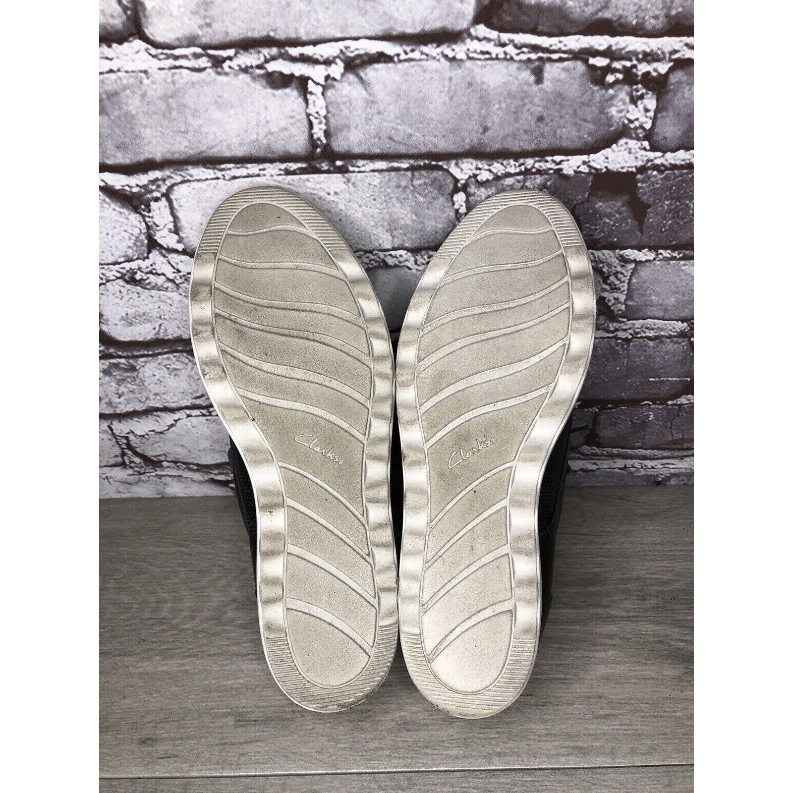 Clarks Clarks Collection Metallic Gunmetal Pewter Oxfords Shoes Wom Size US 8.5 / IT 38.5 - 7 Thumbnail