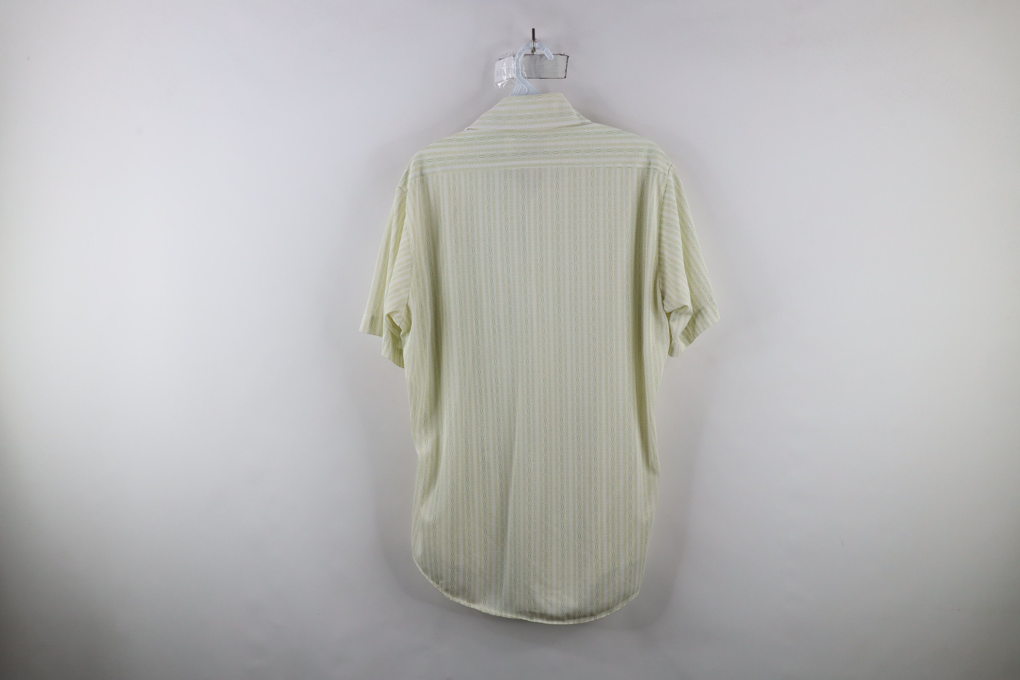 Vintage Vintage 70s Streetwear Knit Short Sleeve Button Shirt Size US L / EU 52-54 / 3 - 8 Thumbnail