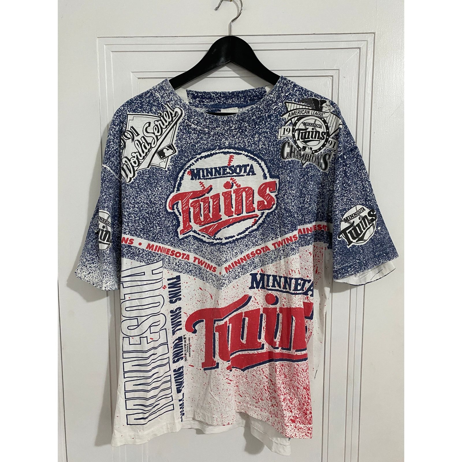 MLB Vintage Minnesota Twins All-Over Print T-Shirt Size Large Size US L / EU 52-54 / 3 - 1 Thumbnail