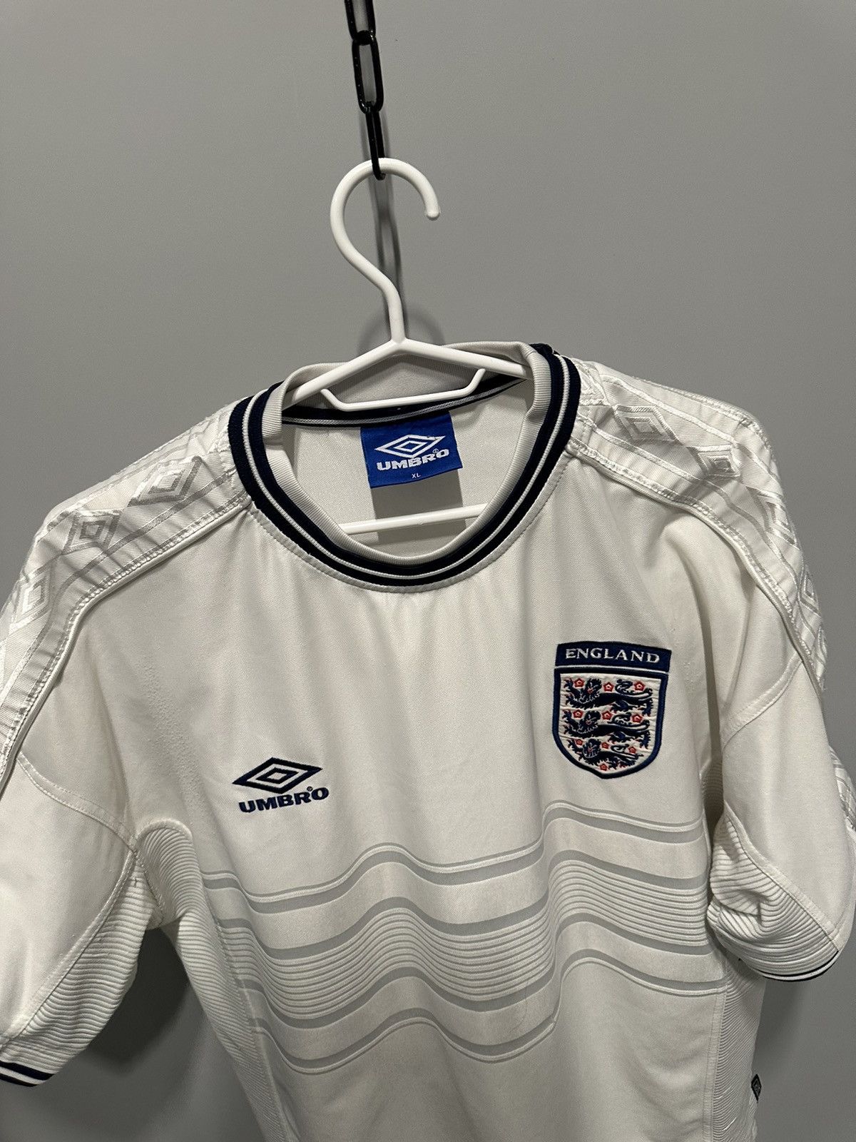 Japanese Brand Umbro England 1999 2000 Home Shirt Soccer Jersey Mike Tyson Size US XL / EU 56 / 4 - 4 Thumbnail