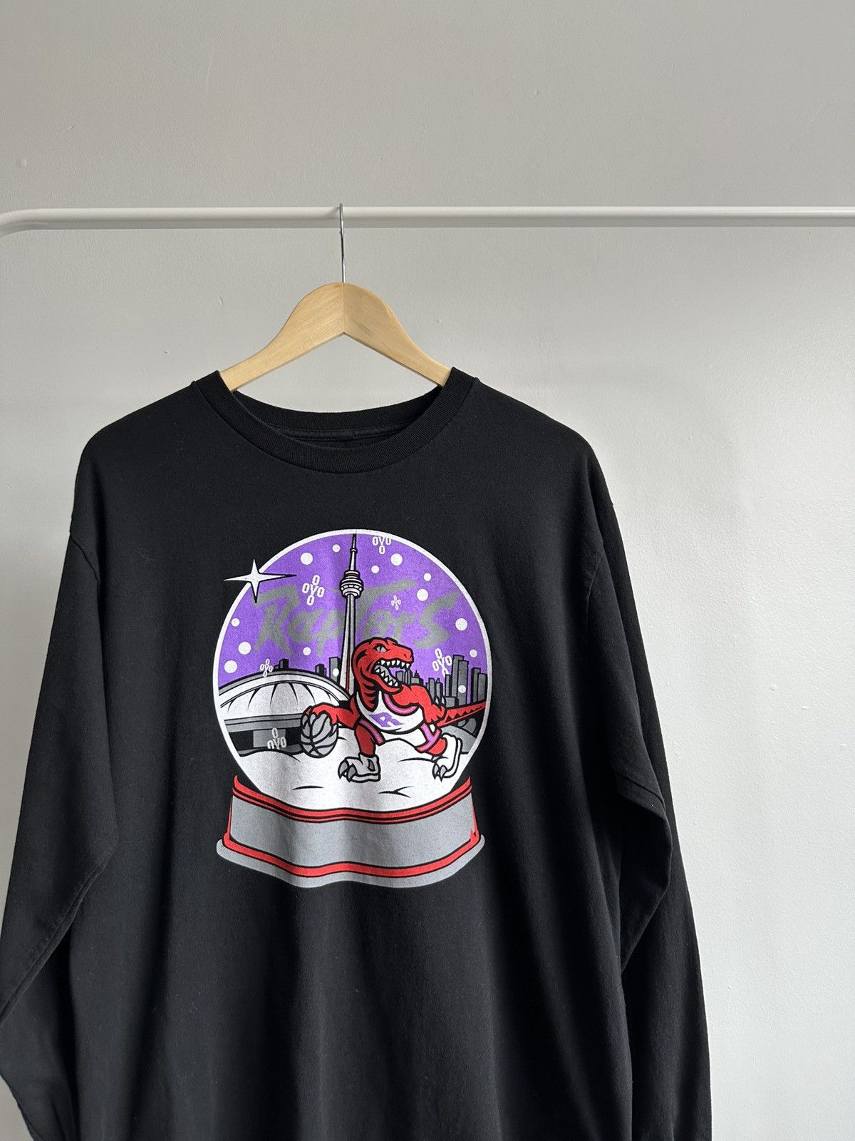 Drake × October's Very Own Octobers Very Own Christmas Day 2019 OVO Size US L / EU 52-54 / 3 - 3 Thumbnail