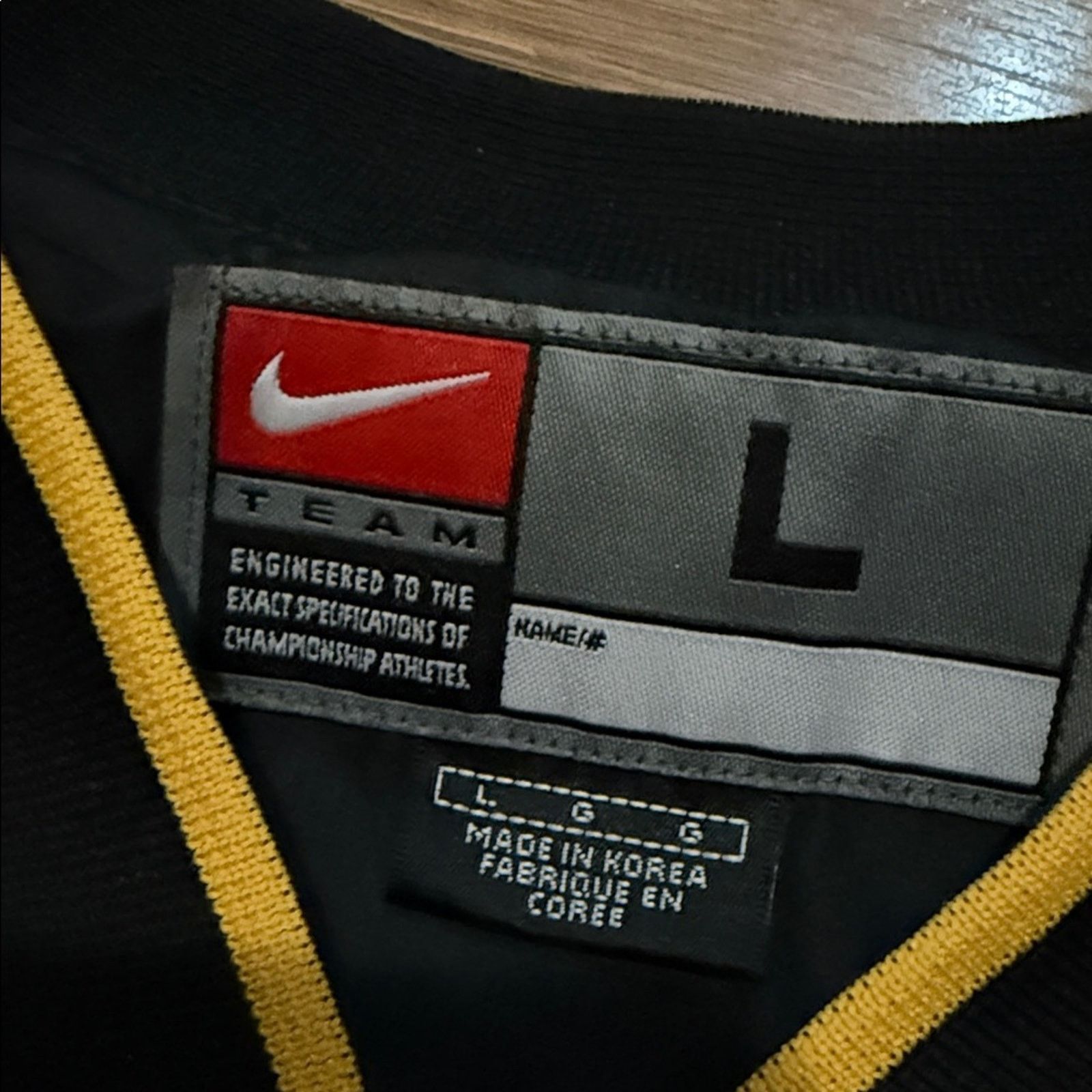 Nike 90s Nike Team Clima Iowa Hawkeyes Center Swoosh Windbreaker Size US L / EU 52-54 / 3 - 10 Thumbnail