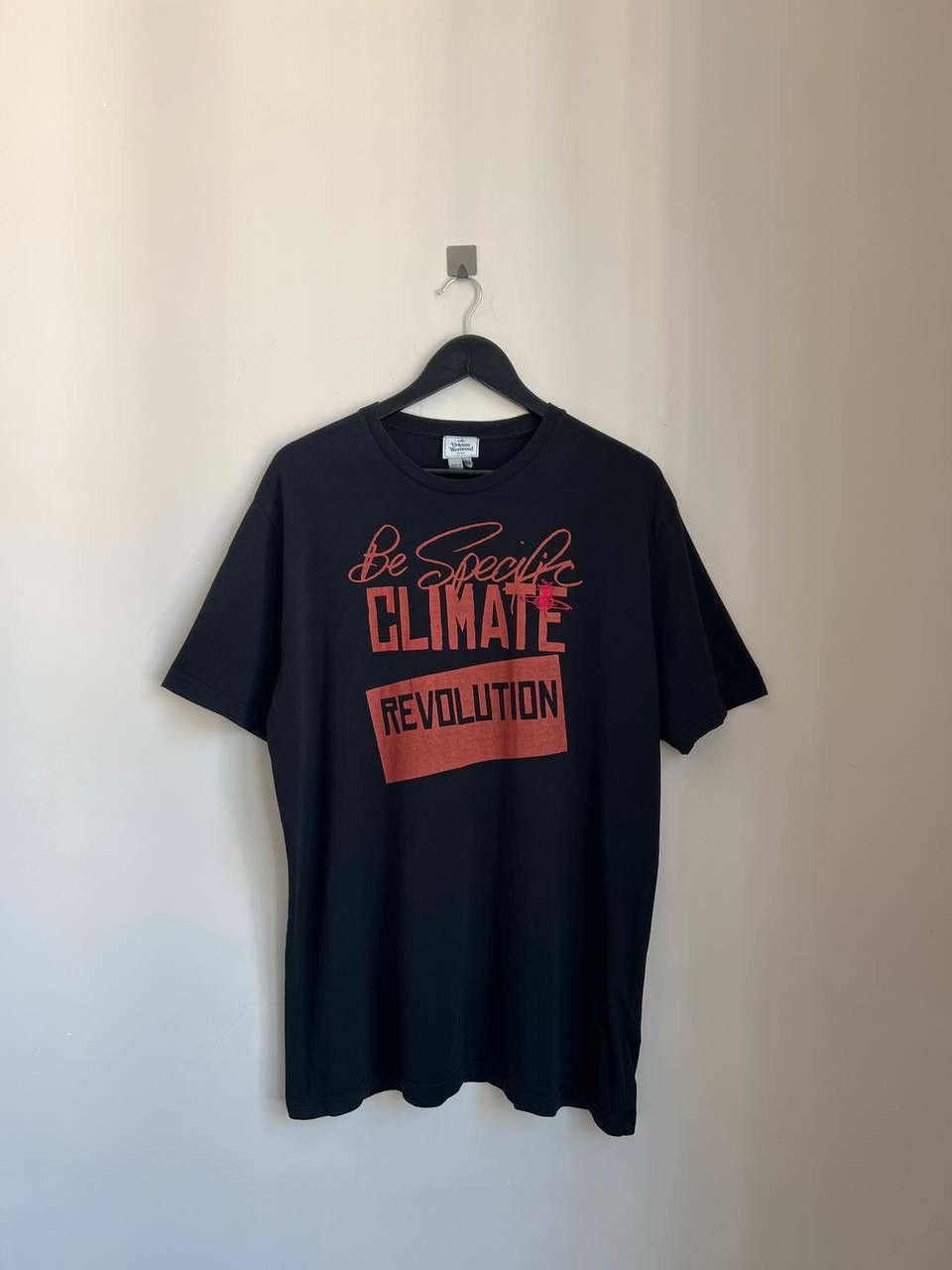 Vivienne Westwood Vivienne Westwood t-shirt "Be Specific Climate Revolution" Size US XL / EU 56 / 4 - 1 Thumbnail
