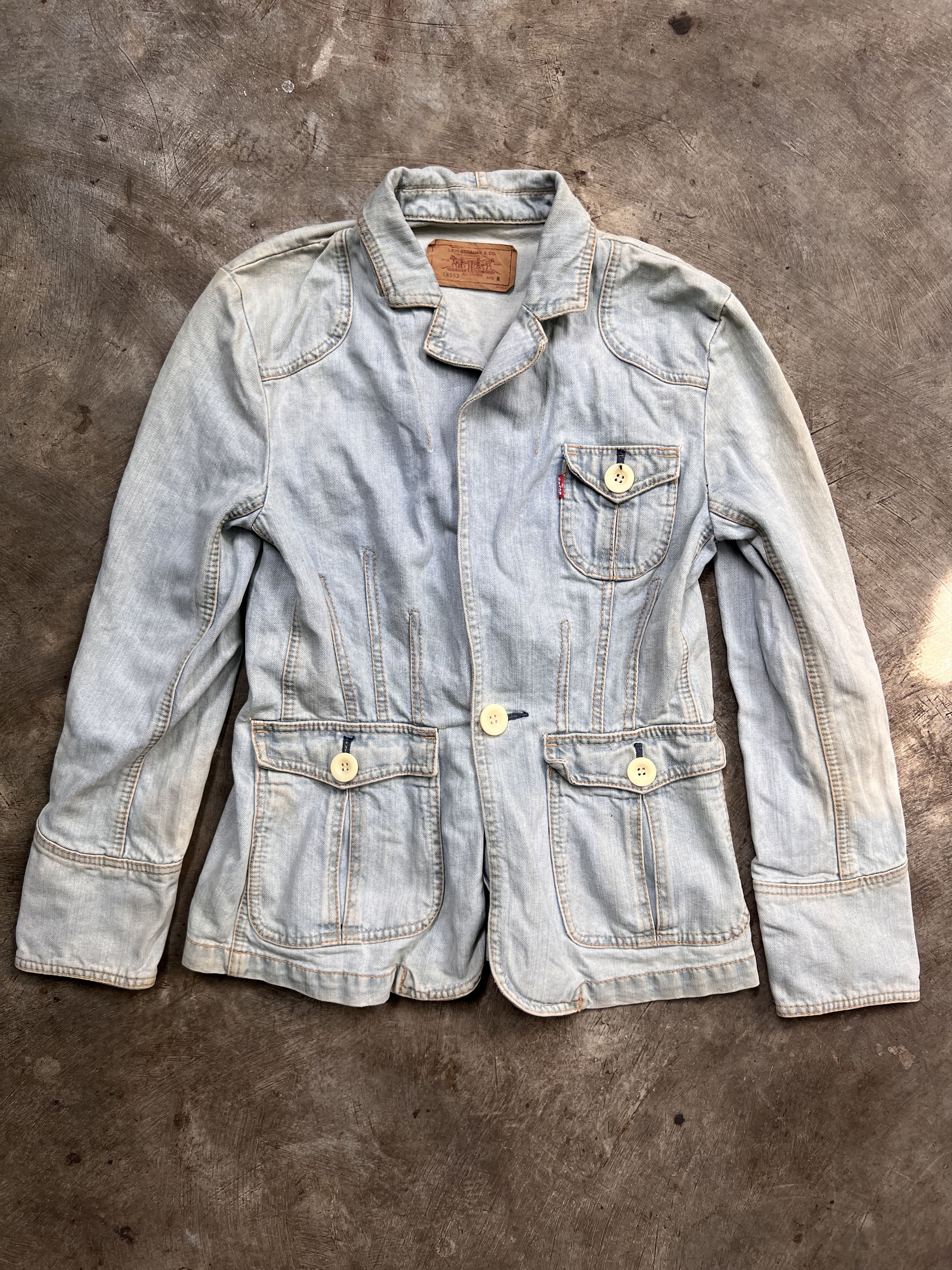 Levi's Vintage Clothing 90s Levi’s for women distressed denim jacket Size M / US 6-8 / IT 42-44 - 1 Thumbnail