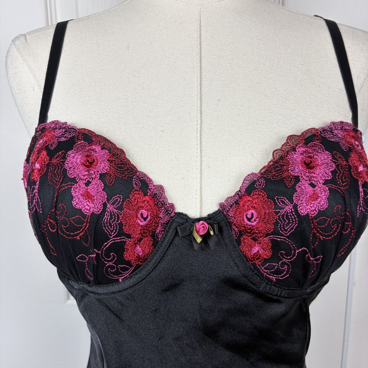 Apt. 9 Apt. 9 black and pink floral embroidered nightie Size M / US 6-8 / IT 42-44 - 3 Thumbnail