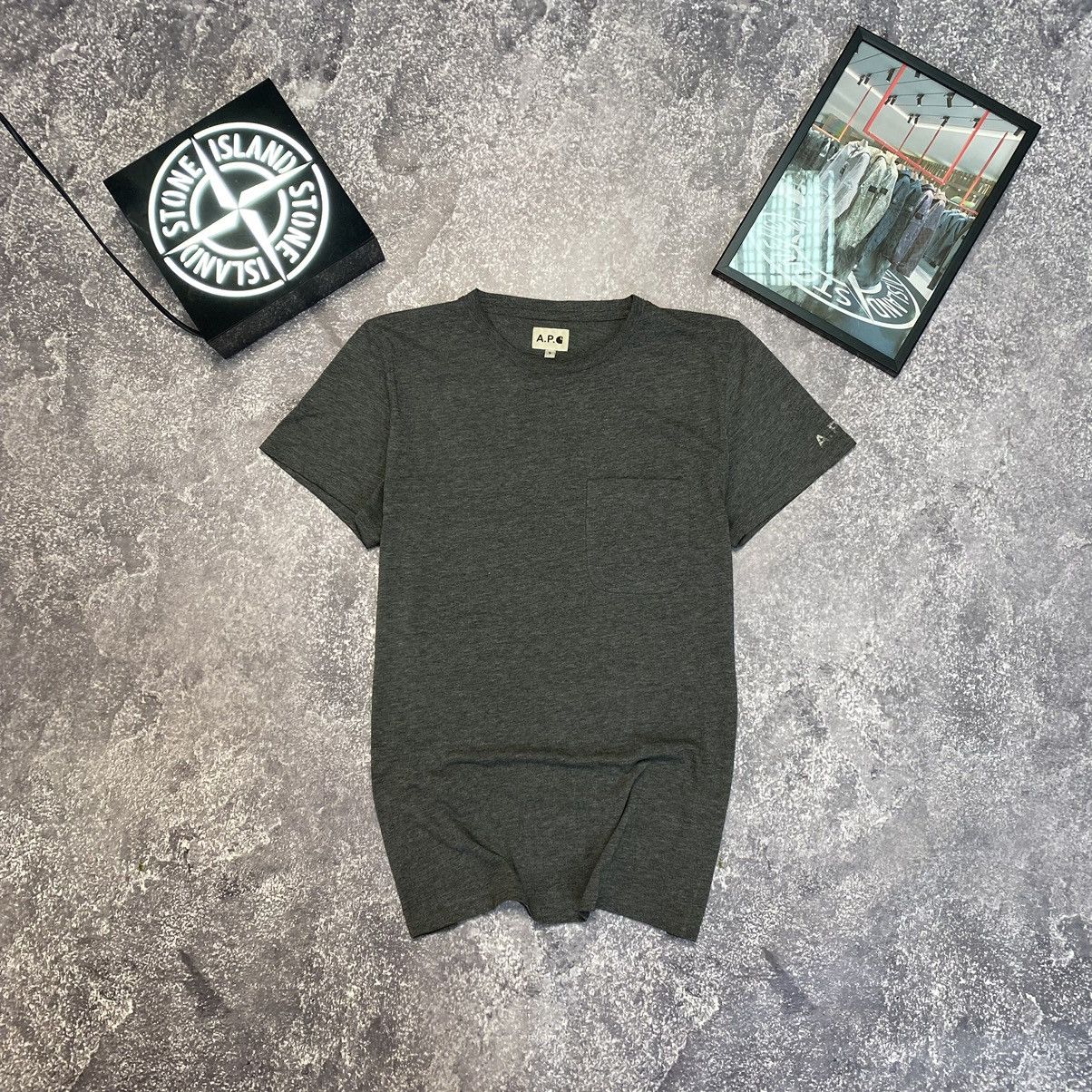 Carhartt Luxury APC x Carhartt small Basic logo y2k tee Size US S / EU 44-46 / 1 - 1 Thumbnail