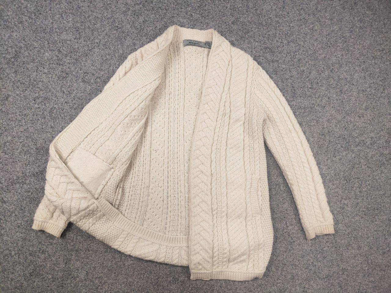 Aran Crafts Aran Crafts soft wool Cable Knit Cardigan Sweater Vintage Size L / US 10 / IT 46 - 7 Thumbnail