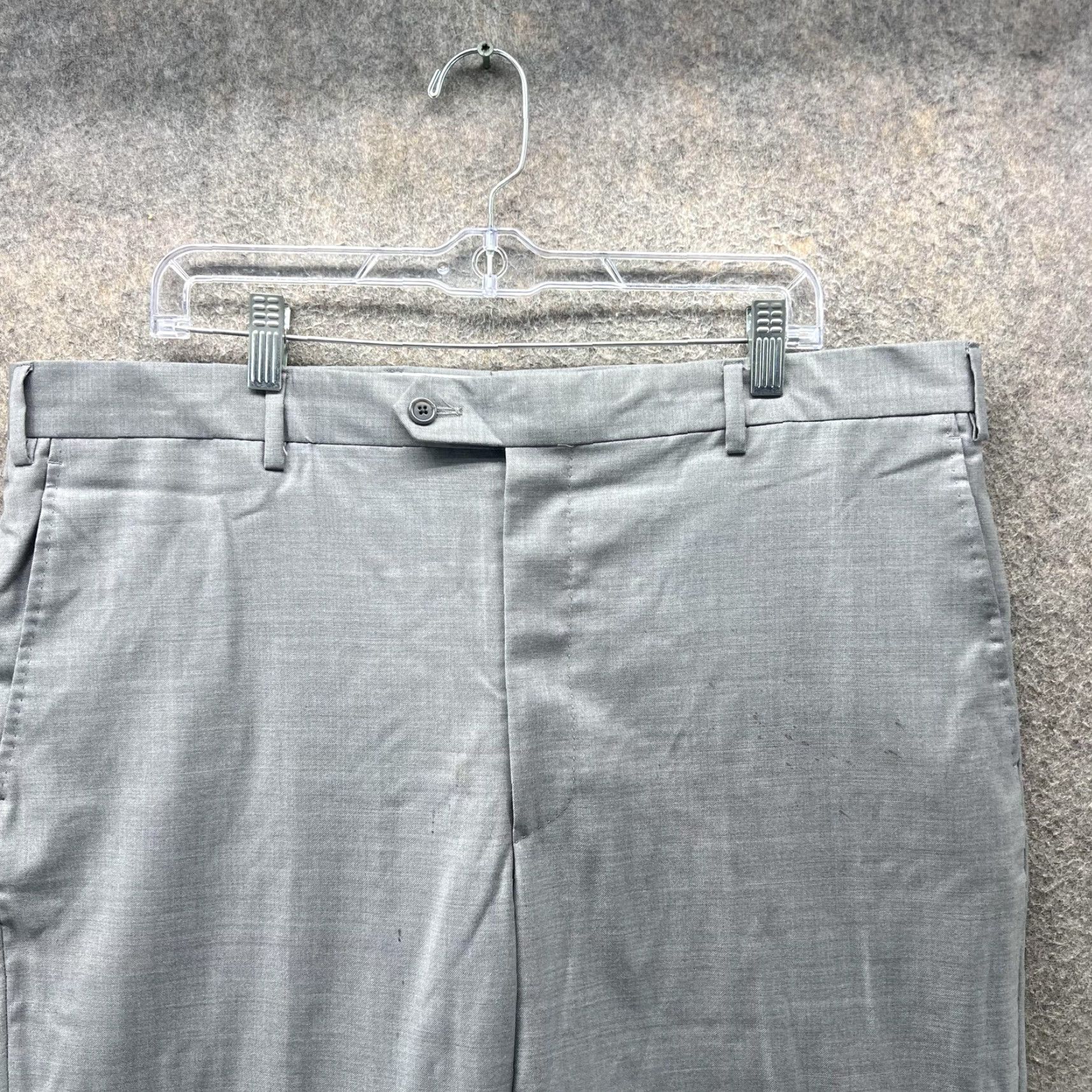 Saks Fifth Avenue Saks Fifth Avenue Dress Pants Mens 44 Gray Classic Fit Flat Front Straight Leg Pants Adult 44 Gray Persistent Wrinkling Size US 44 / EU 60 - 7 Thumbnail