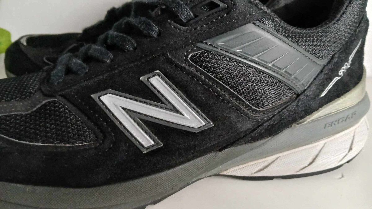 New Balance New Balance 990 V5 size 9 sneakers Size US 9 / EU 42 - 11 Thumbnail