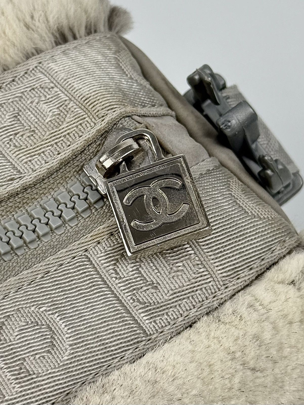 Chanel × Karl Lagerfeld Archive Chanel Sport - Karl Lagerfeld - 2000’s - Rabbit Fur Size ONE SIZE - 9 Thumbnail