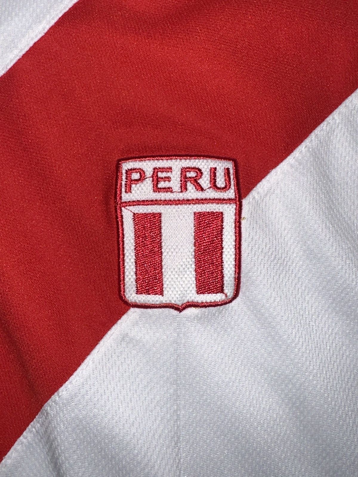 Vintage PERU Copa America 2004 Jersey Size US S / EU 44-46 / 1 - 2 Thumbnail