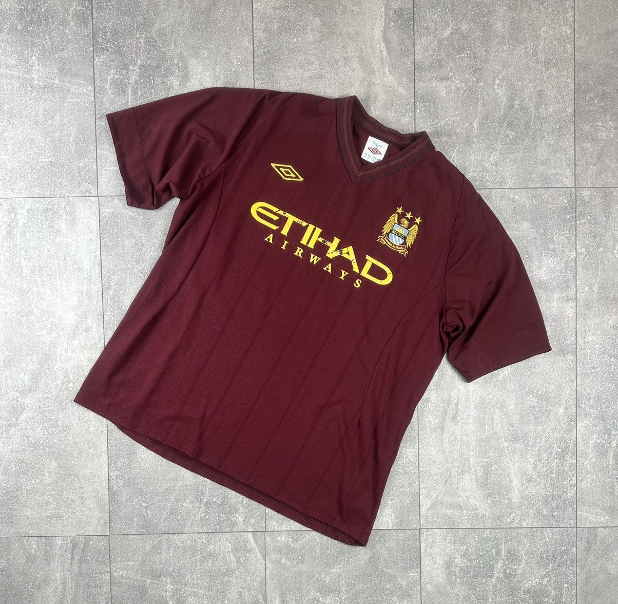 Umbro Umbro Manchester City Away 2012/13 Soccer Burgundy Jersey Size US L / EU 52-54 / 3 - 1 Thumbnail
