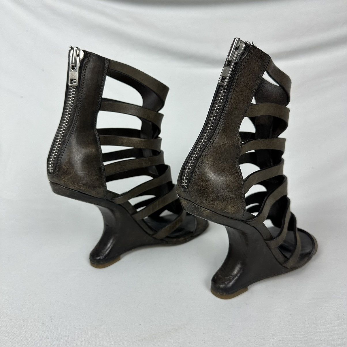 Rick Owens Rick Owens Nautilus Gladiator Cantilevered Leather Sandals Size US 7.5 / IT 37.5 - 4 Thumbnail