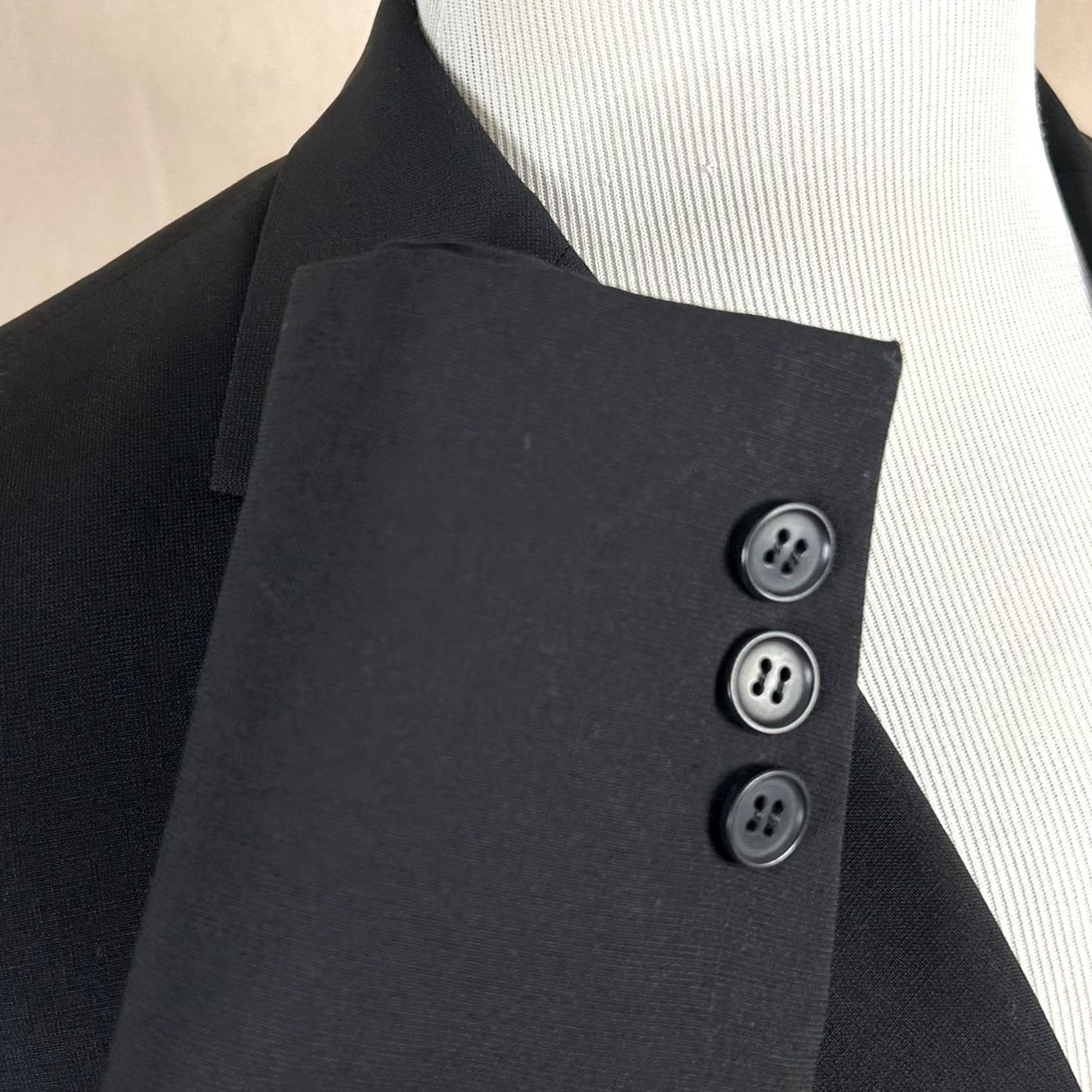 Brooks Brothers Brooks Brothers Sport Coat 38S Wool Black Three-Button Fully Lined Men Jacket Coat Notch Lapel 2 Piece Size US XS / EU 42 / 0 - 5 Thumbnail