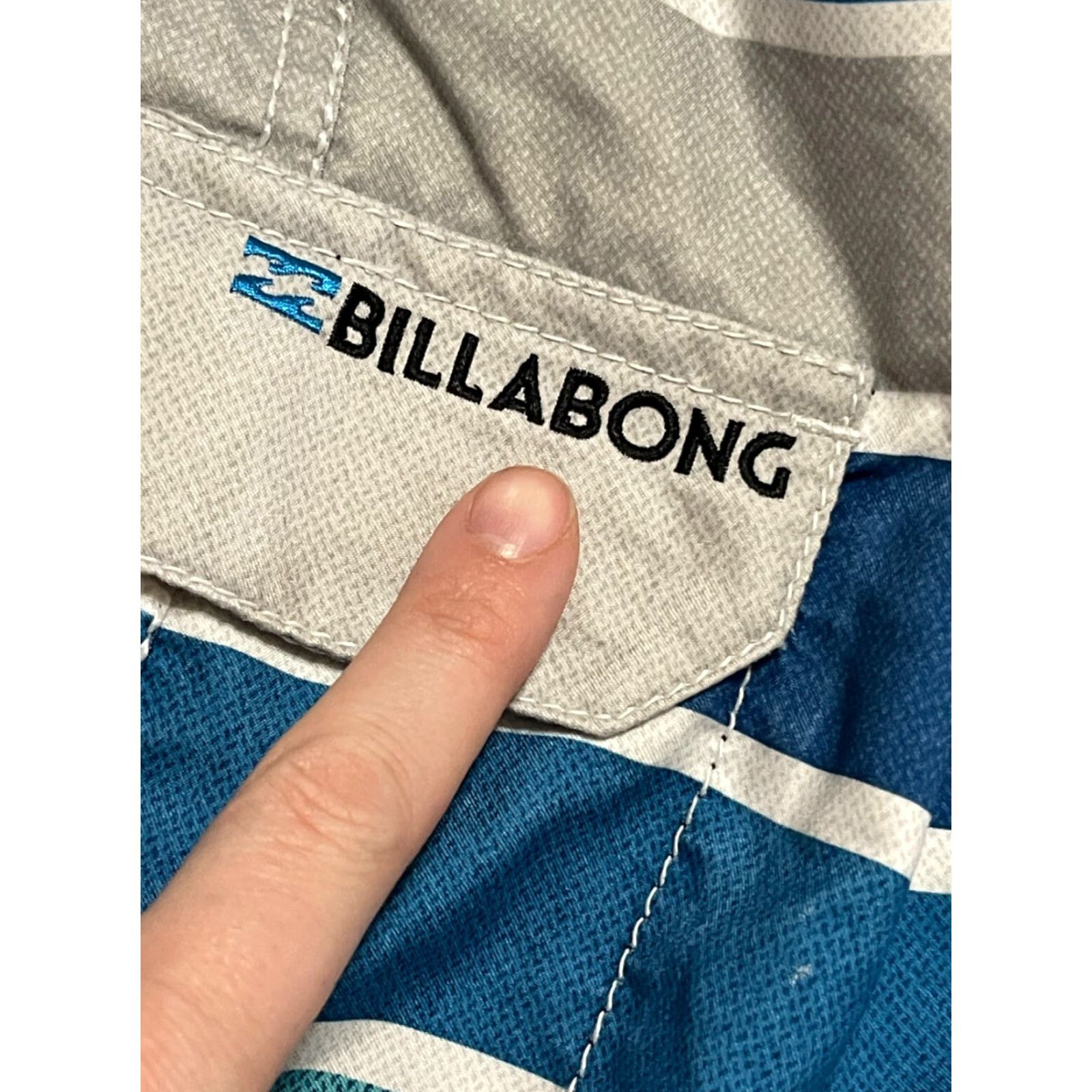 Billabong VINTAGE Billabong Swim Shorts? 32 Men Swim Trunks White Blue Gray Striped Size US 32 / EU 48 - 3 Thumbnail